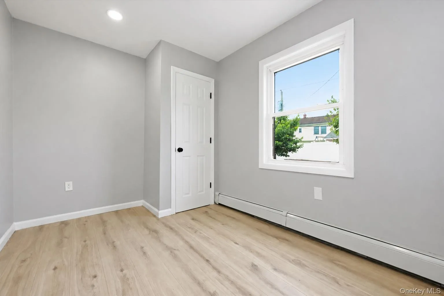 24 Crag Lane, Hempstead, NY, 5 Bedrooms Bedrooms, 8 Rooms Rooms,1 BathroomBathrooms,Residential Lease,For Rent,Crag,0,1045819 24 Crag Lane, Hempstead, NY, 5 Bedrooms Bedrooms, 8 Rooms Rooms,1 BathroomBathrooms,Residential Lease,For Rent,Crag,0,1045819