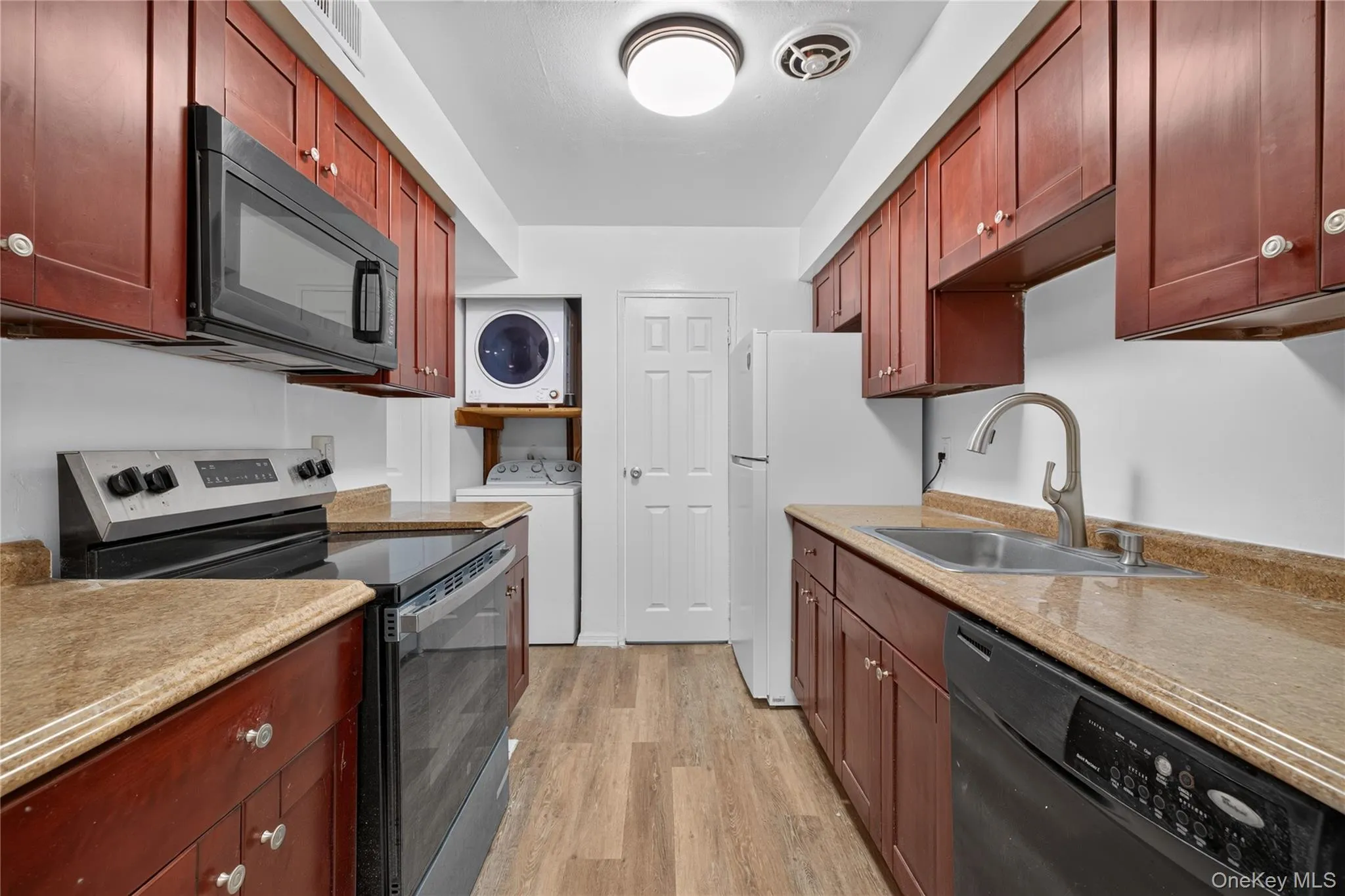 8 Valley Forge Court, Brookhaven, NY, 2 Bedrooms Bedrooms, 5 Rooms Rooms,1 BathroomBathrooms,Residential,For Rent,Valley Forge,0,1045822 8 Valley Forge Court, Brookhaven, NY, 2 Bedrooms Bedrooms, 5 Rooms Rooms,1 BathroomBathrooms,Residential,For Rent,Valley Forge,0,1045822