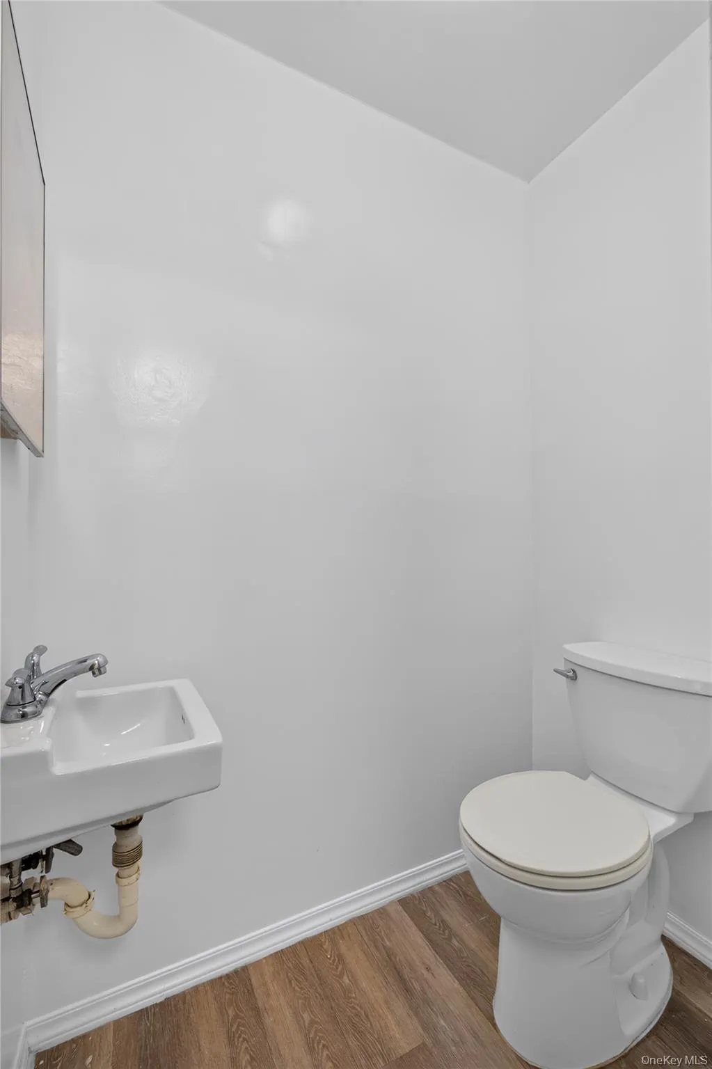 8 Valley Forge Court, Brookhaven, NY, 2 Bedrooms Bedrooms, 5 Rooms Rooms,1 BathroomBathrooms,Residential,For Rent,Valley Forge,0,1045822 8 Valley Forge Court, Brookhaven, NY, 2 Bedrooms Bedrooms, 5 Rooms Rooms,1 BathroomBathrooms,Residential,For Rent,Valley Forge,0,1045822