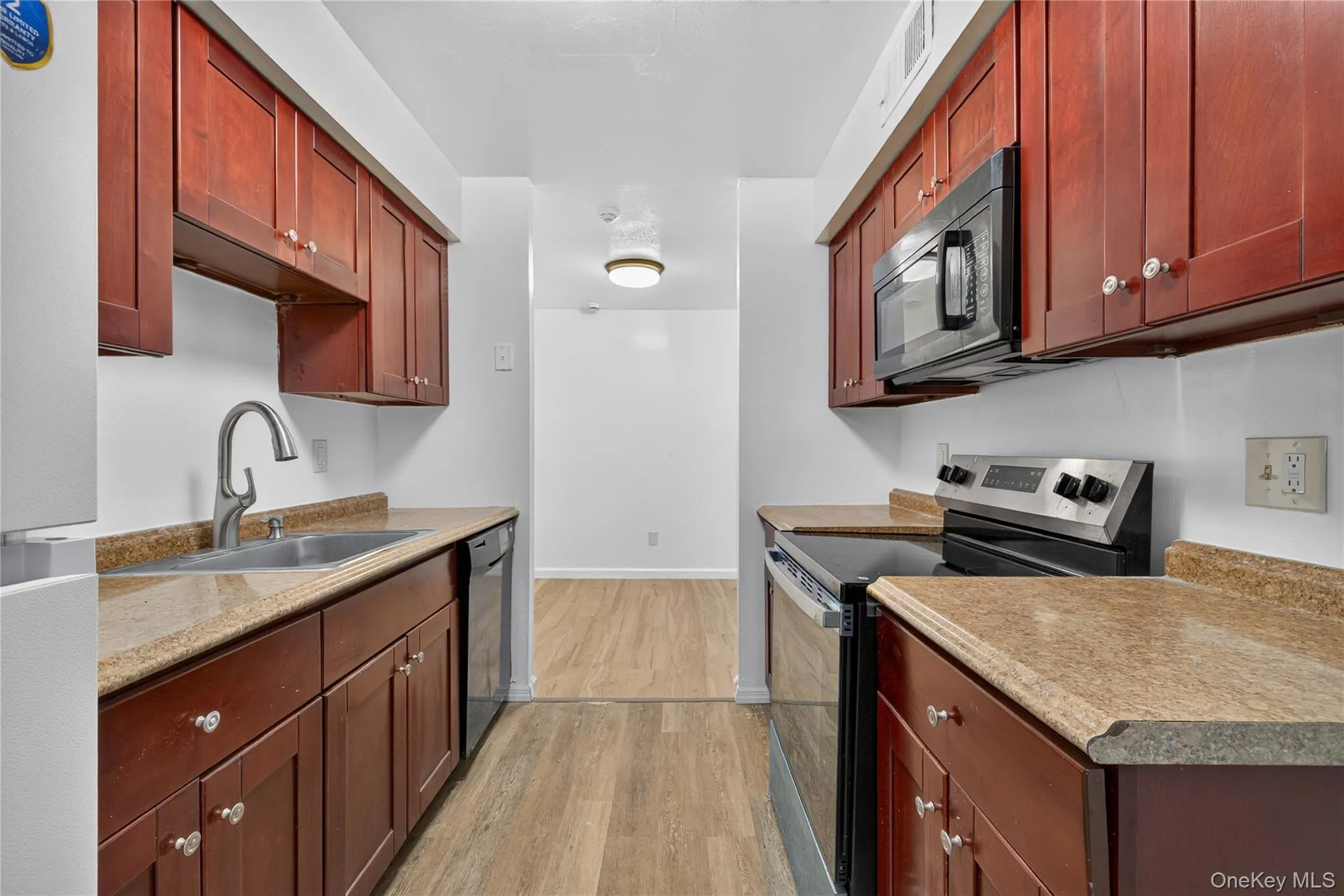 8 Valley Forge Court, Brookhaven, NY, 2 Bedrooms Bedrooms, 5 Rooms Rooms,1 BathroomBathrooms,Residential,For Rent,Valley Forge,0,1045822 8 Valley Forge Court, Brookhaven, NY, 2 Bedrooms Bedrooms, 5 Rooms Rooms,1 BathroomBathrooms,Residential,For Rent,Valley Forge,0,1045822