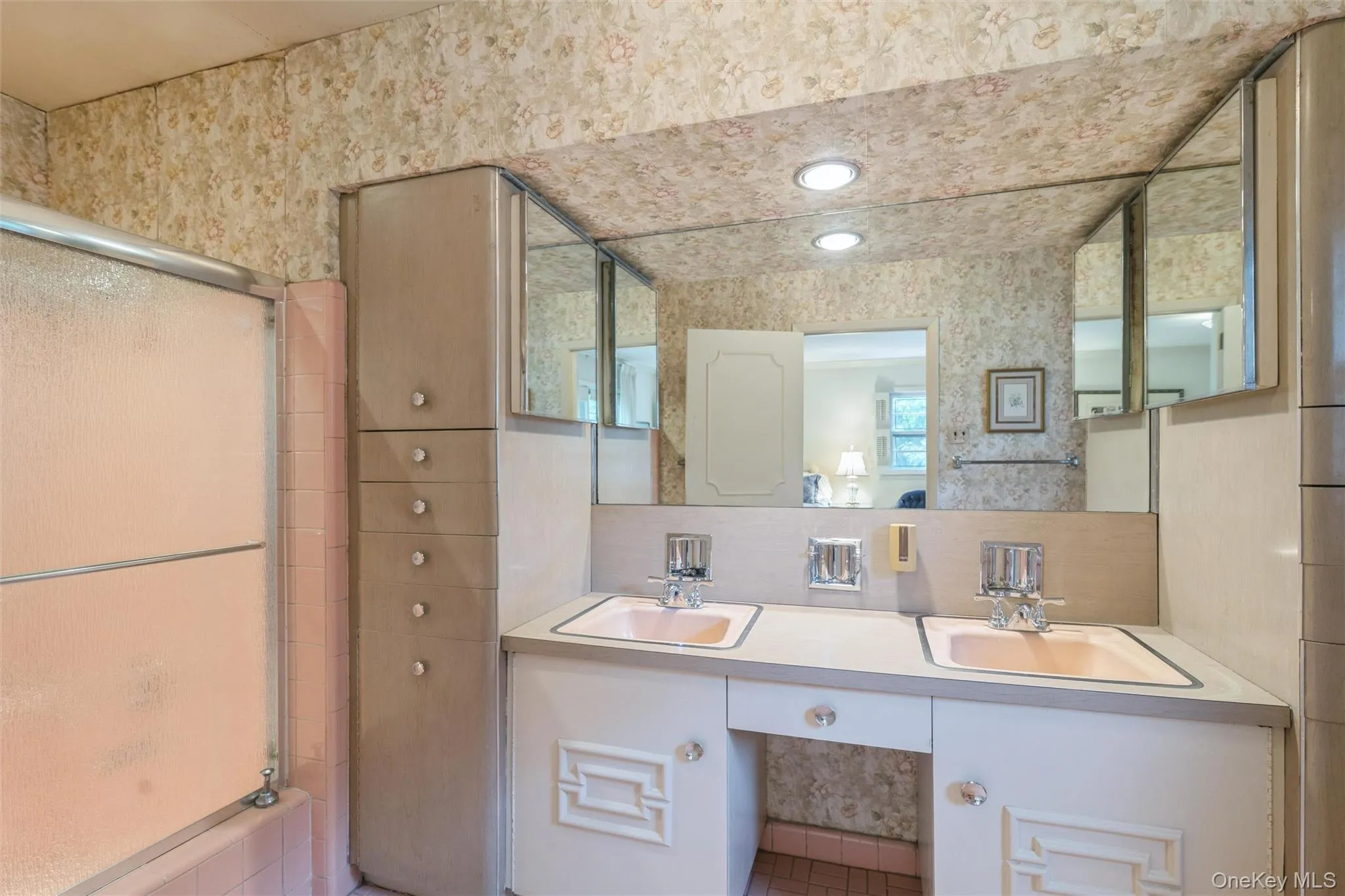 5 Hemlock Drive, North Hempstead, NY, 4 Bedrooms Bedrooms, 9 Rooms Rooms,3 BathroomsBathrooms,Residential,For Rent,Hemlock,0,1045826 5 Hemlock Drive, North Hempstead, NY, 4 Bedrooms Bedrooms, 9 Rooms Rooms,3 BathroomsBathrooms,Residential,For Rent,Hemlock,0,1045826