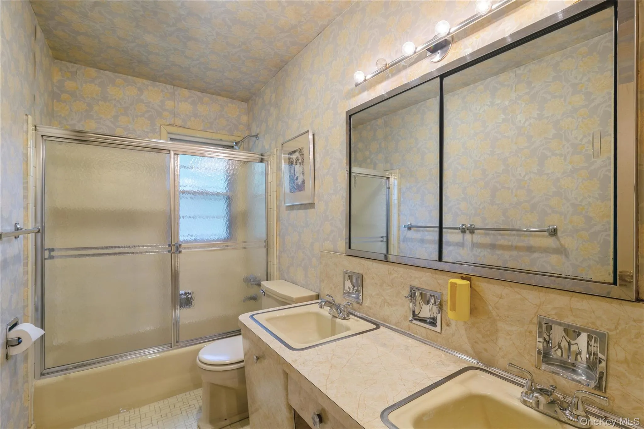 5 Hemlock Drive, North Hempstead, NY, 4 Bedrooms Bedrooms, 9 Rooms Rooms,3 BathroomsBathrooms,Residential,For Rent,Hemlock,0,1045826 5 Hemlock Drive, North Hempstead, NY, 4 Bedrooms Bedrooms, 9 Rooms Rooms,3 BathroomsBathrooms,Residential,For Rent,Hemlock,0,1045826