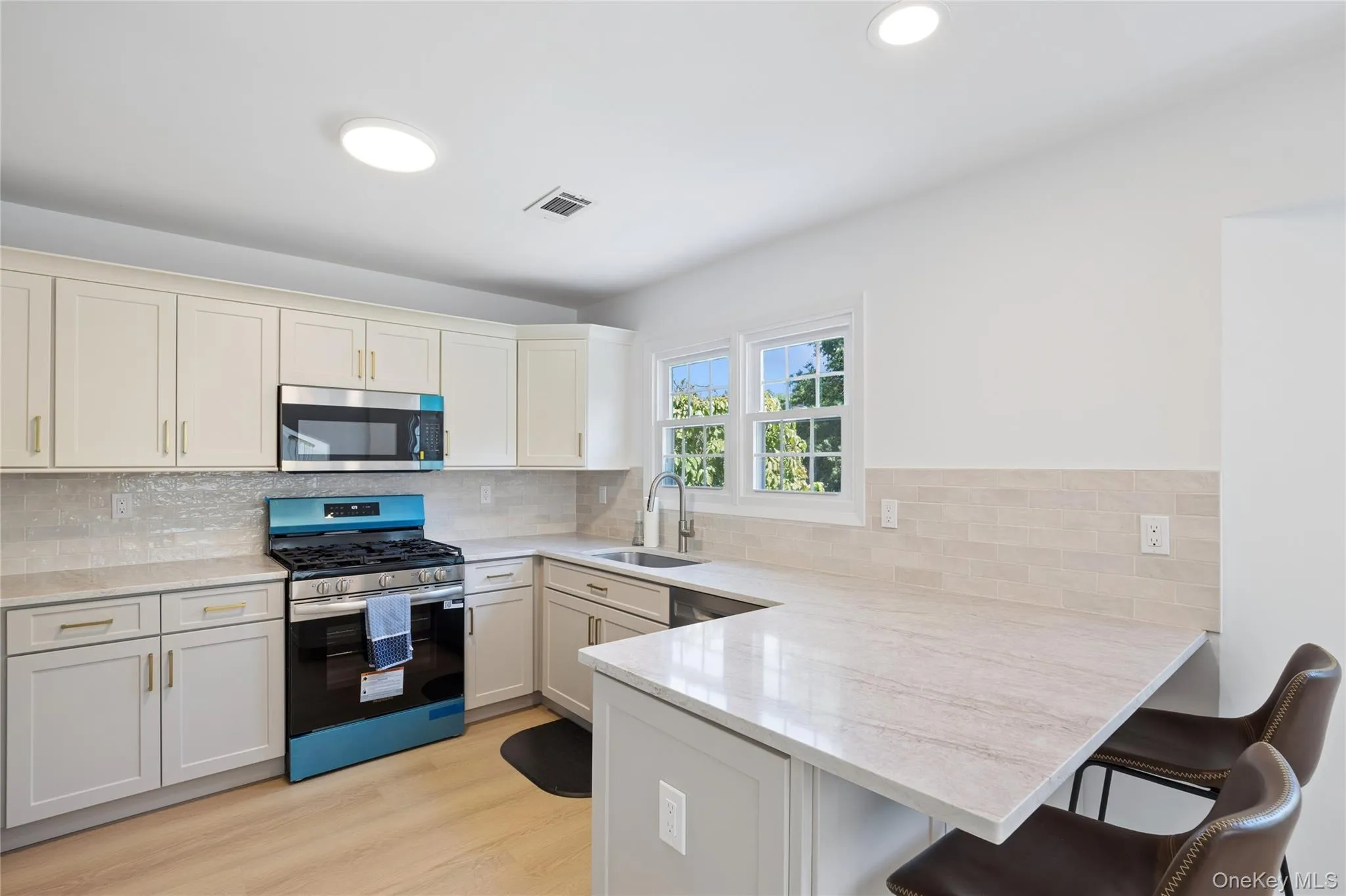 79 Lakebridge Drive, Smithtown, NY, 2 Bedrooms Bedrooms, 5 Rooms Rooms,2 BathroomsBathrooms,Residential,For Rent,Lakebridge,0,1045827 79 Lakebridge Drive, Smithtown, NY, 2 Bedrooms Bedrooms, 5 Rooms Rooms,2 BathroomsBathrooms,Residential,For Rent,Lakebridge,0,1045827