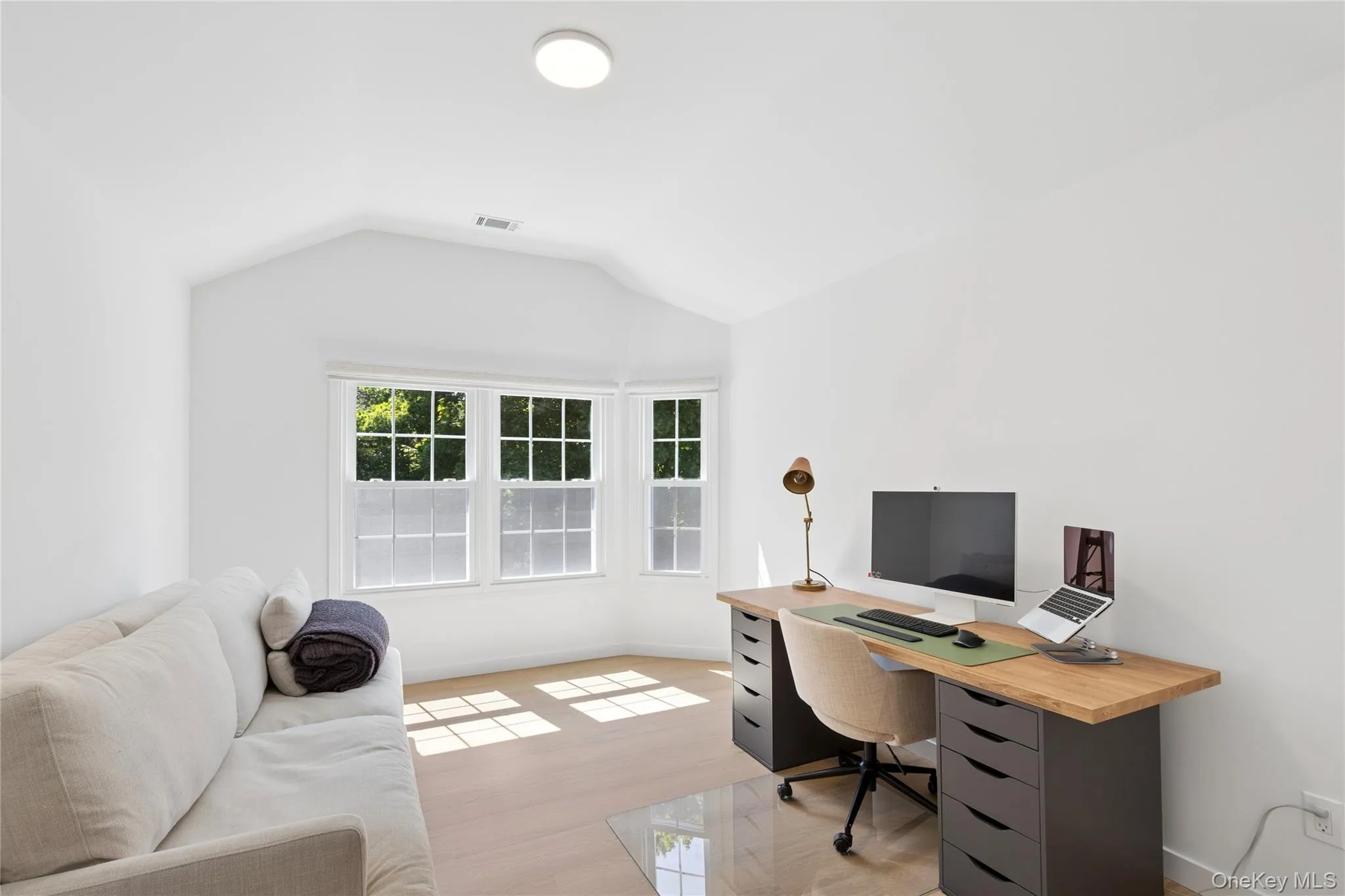 79 Lakebridge Drive, Smithtown, NY, 2 Bedrooms Bedrooms, 5 Rooms Rooms,2 BathroomsBathrooms,Residential,For Rent,Lakebridge,0,1045827 79 Lakebridge Drive, Smithtown, NY, 2 Bedrooms Bedrooms, 5 Rooms Rooms,2 BathroomsBathrooms,Residential,For Rent,Lakebridge,0,1045827