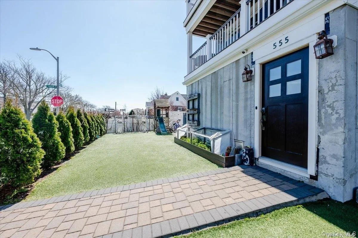 555 Franklin Boulevard, Long Beach, NY, 4 Bedrooms Bedrooms, 8 Rooms Rooms,2 BathroomsBathrooms,Residential Lease,For Rent,Franklin,0,1045835 555 Franklin Boulevard, Long Beach, NY, 4 Bedrooms Bedrooms, 8 Rooms Rooms,2 BathroomsBathrooms,Residential Lease,For Rent,Franklin,0,1045835