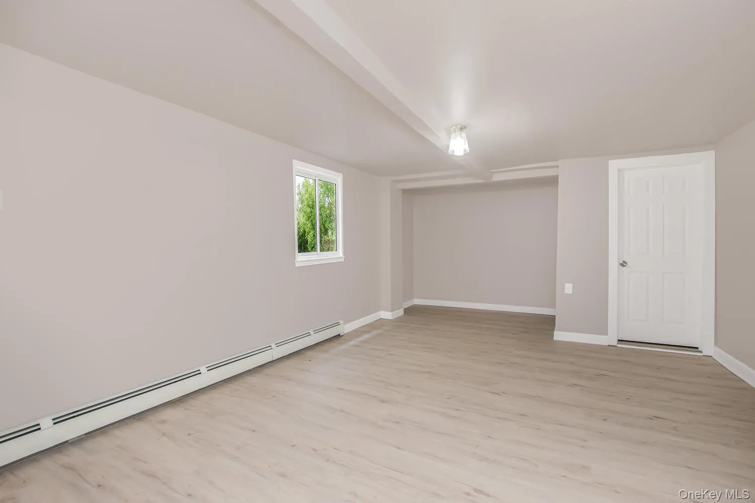 427 Taylor Avenue, New York, NY, 4 Bedrooms Bedrooms, 6 Rooms Rooms,2 BathroomsBathrooms,Residential,For Rent,Taylor,0,1045836 427 Taylor Avenue, New York, NY, 4 Bedrooms Bedrooms, 6 Rooms Rooms,2 BathroomsBathrooms,Residential,For Rent,Taylor,0,1045836