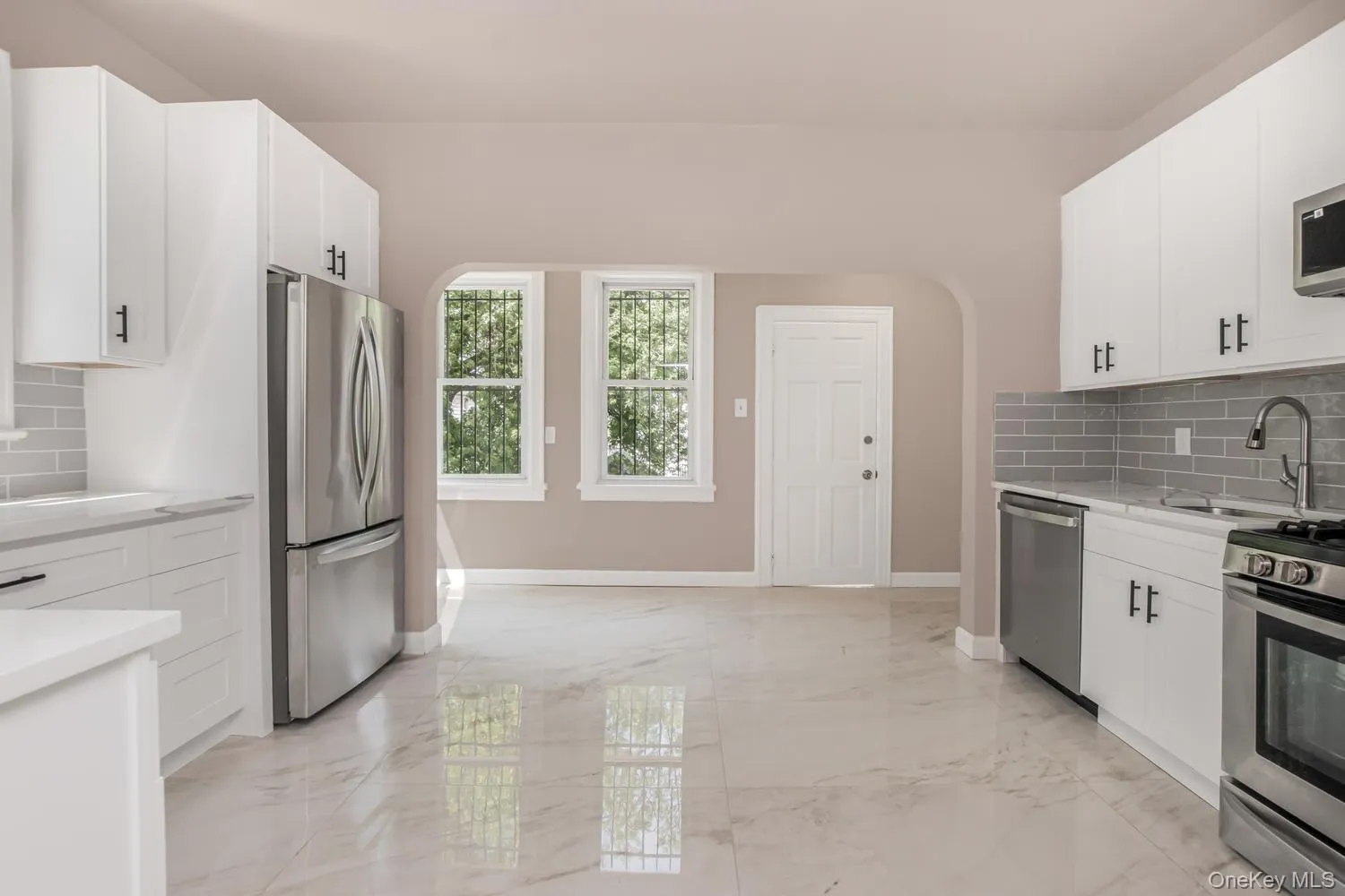 427 Taylor Avenue, New York, NY, 4 Bedrooms Bedrooms, 6 Rooms Rooms,2 BathroomsBathrooms,Residential,For Rent,Taylor,0,1045836 427 Taylor Avenue, New York, NY, 4 Bedrooms Bedrooms, 6 Rooms Rooms,2 BathroomsBathrooms,Residential,For Rent,Taylor,0,1045836