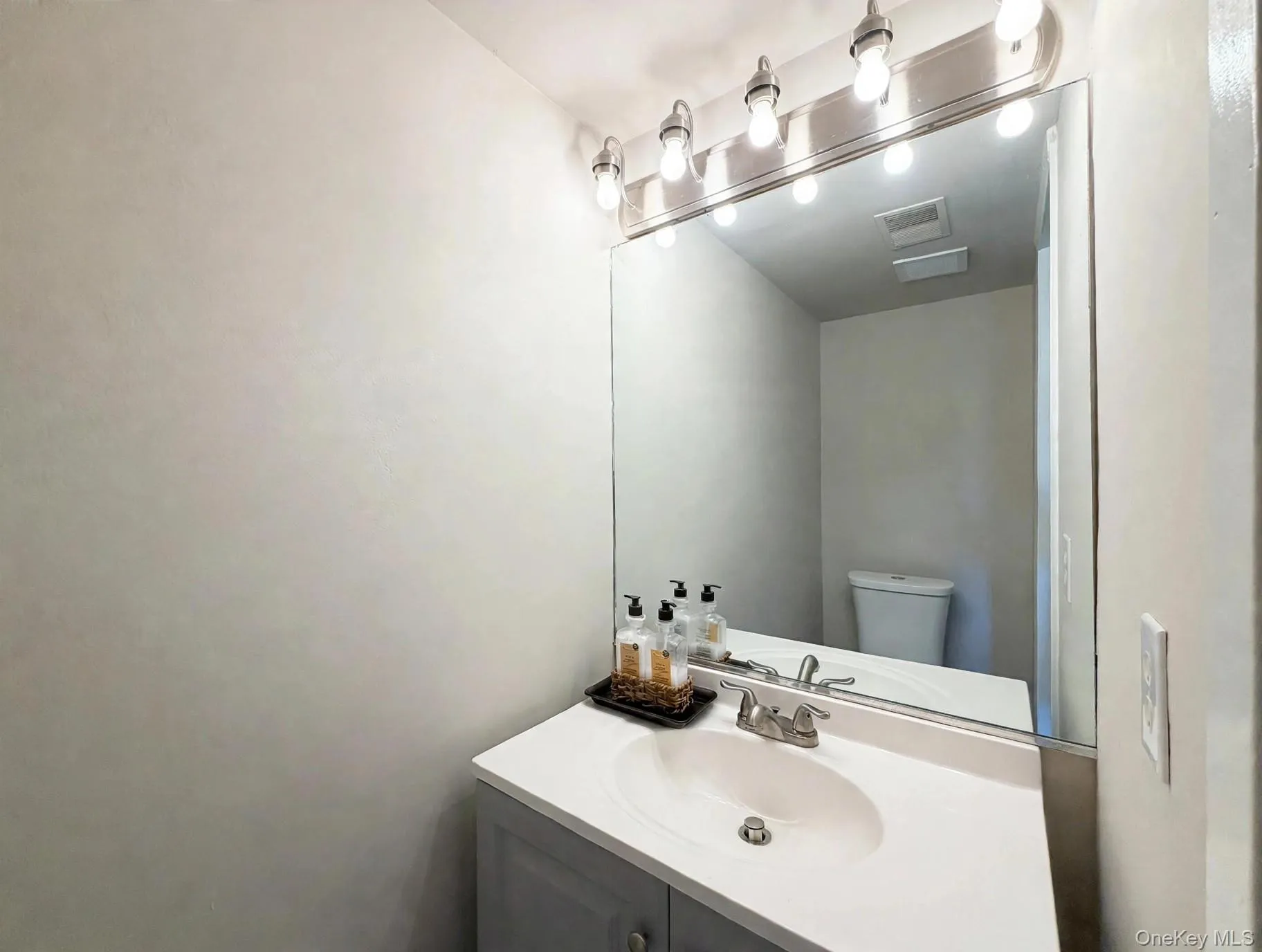 276 Temple Hill Road, New Windsor, NY, 3 Bedrooms Bedrooms, 6 Rooms Rooms,1 BathroomBathrooms,Residential,For Rent,Temple Hill,0,1045841 276 Temple Hill Road, New Windsor, NY, 3 Bedrooms Bedrooms, 6 Rooms Rooms,1 BathroomBathrooms,Residential,For Rent,Temple Hill,0,1045841