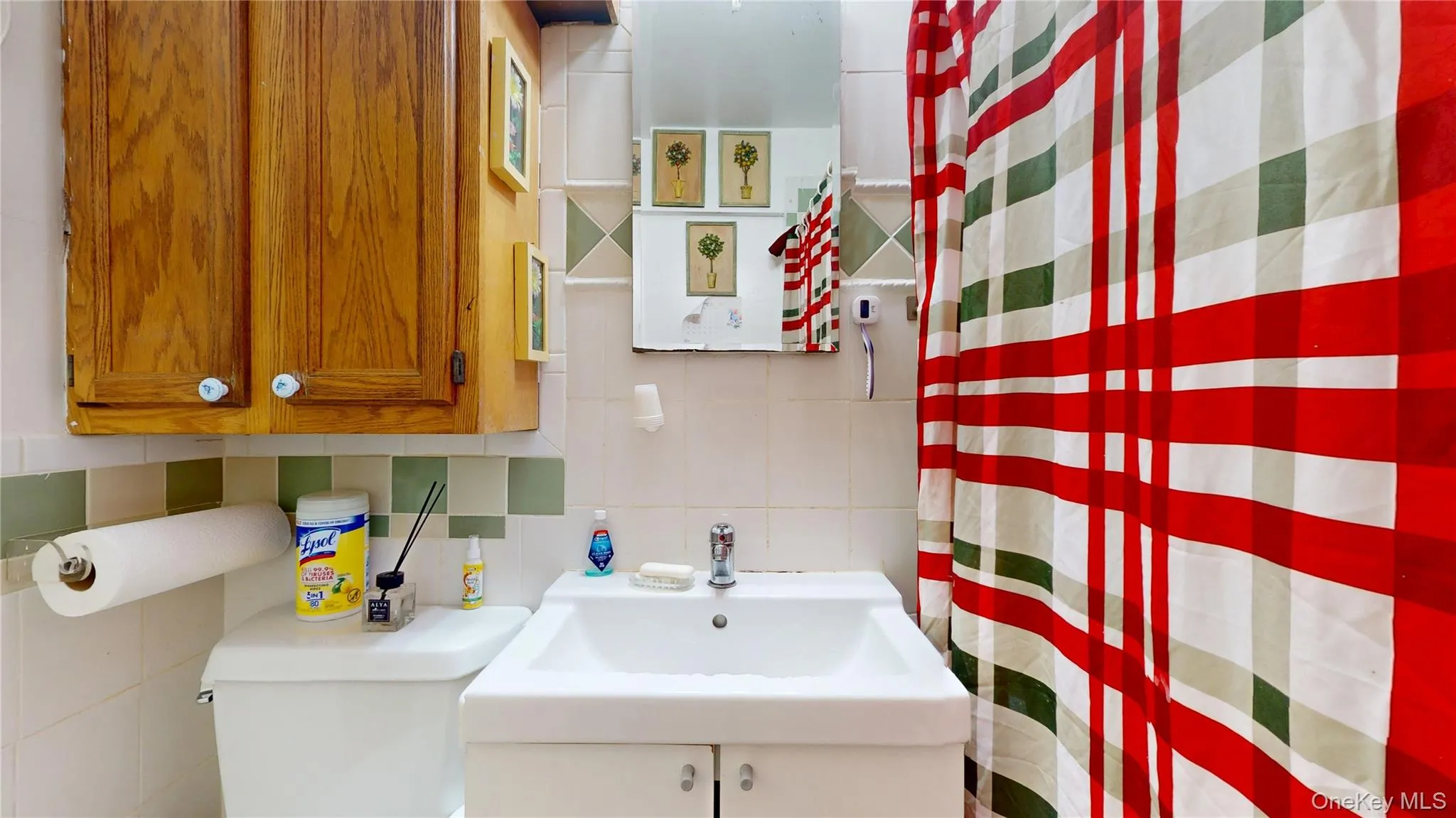 144-15 78th Road, New York, NY, 2 Bedrooms Bedrooms, 5 Rooms Rooms,1 BathroomBathrooms,Residential,For Rent,78th,0,1045845 144-15 78th Road, New York, NY, 2 Bedrooms Bedrooms, 5 Rooms Rooms,1 BathroomBathrooms,Residential,For Rent,78th,0,1045845