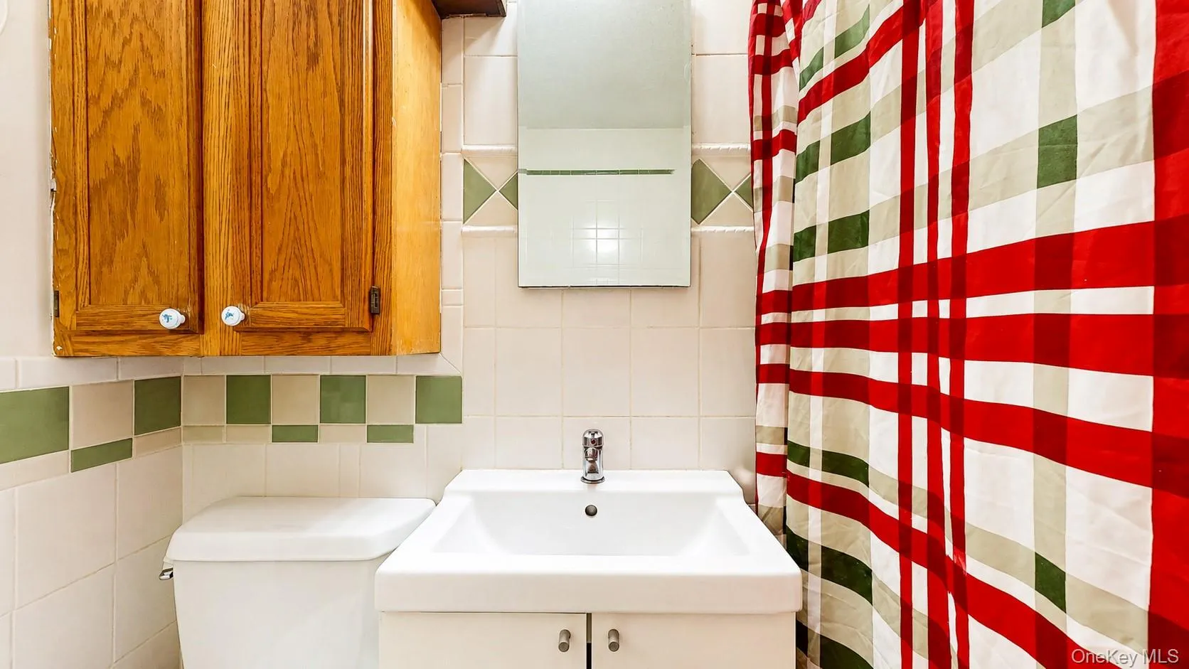 144-15 78th Road, New York, NY, 2 Bedrooms Bedrooms, 5 Rooms Rooms,1 BathroomBathrooms,Residential,For Rent,78th,0,1045845 144-15 78th Road, New York, NY, 2 Bedrooms Bedrooms, 5 Rooms Rooms,1 BathroomBathrooms,Residential,For Rent,78th,0,1045845