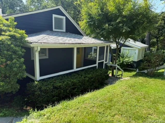 41 Chestnut Avenue, Brookhaven, NY, 1 Bedroom Bedrooms, 3 Rooms Rooms,1 BathroomBathrooms,Residential Lease,For Rent,Chestnut,0,1045850 41 Chestnut Avenue, Brookhaven, NY, 1 Bedroom Bedrooms, 3 Rooms Rooms,1 BathroomBathrooms,Residential Lease,For Rent,Chestnut,0,1045850