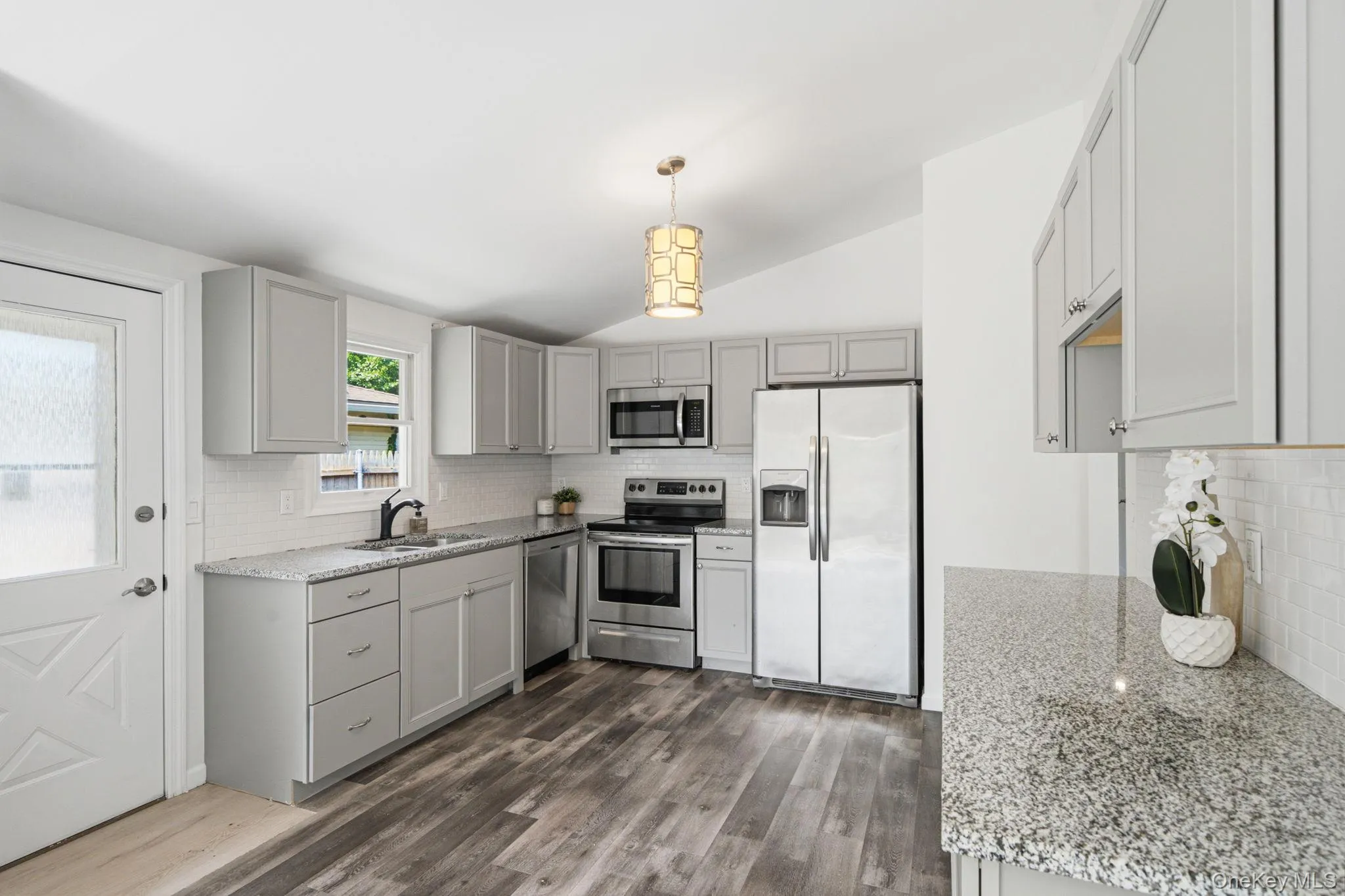 28 Ashwood Drive, Brookhaven, NY, 3 Bedrooms Bedrooms, 5 Rooms Rooms,1 BathroomBathrooms,Residential,For Rent,Ashwood,0,1045852 28 Ashwood Drive, Brookhaven, NY, 3 Bedrooms Bedrooms, 5 Rooms Rooms,1 BathroomBathrooms,Residential,For Rent,Ashwood,0,1045852