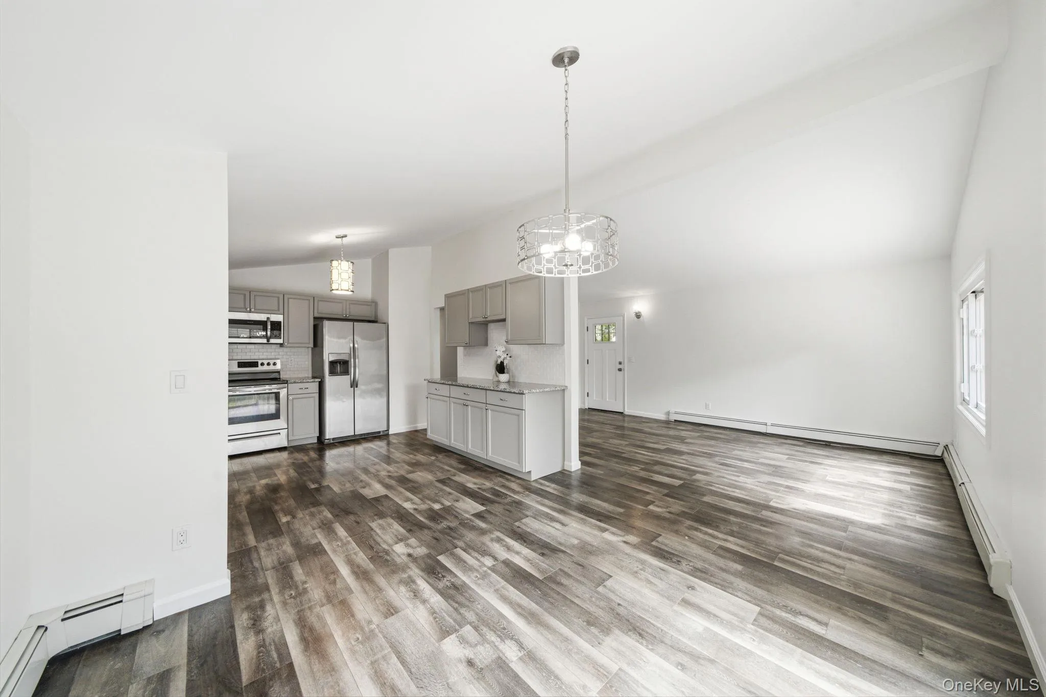 28 Ashwood Drive, Brookhaven, NY, 3 Bedrooms Bedrooms, 5 Rooms Rooms,1 BathroomBathrooms,Residential,For Rent,Ashwood,0,1045852 28 Ashwood Drive, Brookhaven, NY, 3 Bedrooms Bedrooms, 5 Rooms Rooms,1 BathroomBathrooms,Residential,For Rent,Ashwood,0,1045852