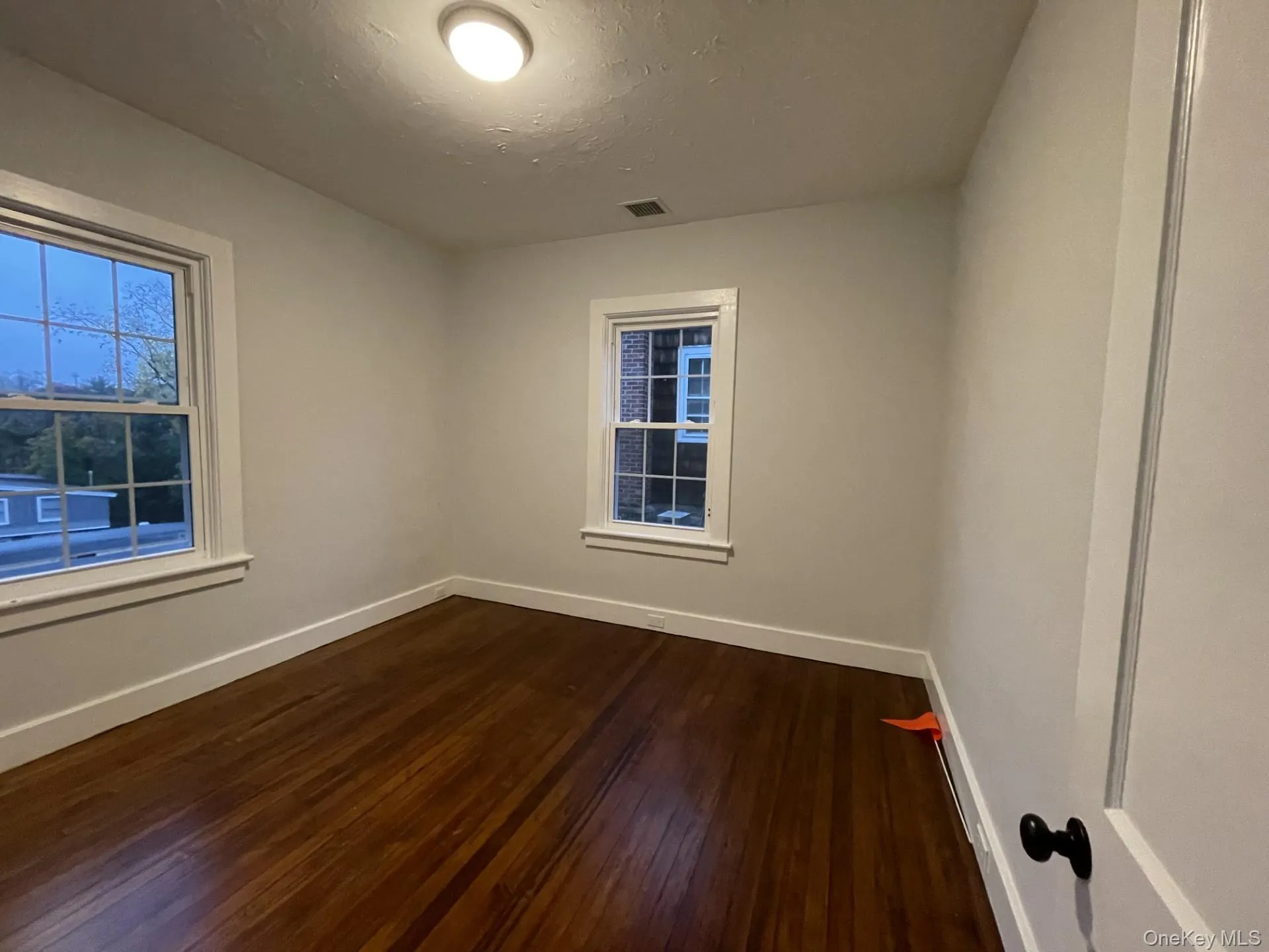 39 hillside Avenue, Oyster Bay, NY, 2 Bedrooms Bedrooms, 4 Rooms Rooms,1 BathroomBathrooms,Residential Lease,For Rent,hillside,0,1045854 39 hillside Avenue, Oyster Bay, NY, 2 Bedrooms Bedrooms, 4 Rooms Rooms,1 BathroomBathrooms,Residential Lease,For Rent,hillside,0,1045854