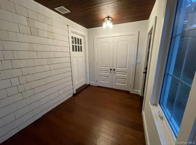 39 hillside Avenue, Oyster Bay, NY, 2 Bedrooms Bedrooms, 4 Rooms Rooms,1 BathroomBathrooms,Residential Lease,For Rent,hillside,0,1045854 39 hillside Avenue, Oyster Bay, NY, 2 Bedrooms Bedrooms, 4 Rooms Rooms,1 BathroomBathrooms,Residential Lease,For Rent,hillside,0,1045854
