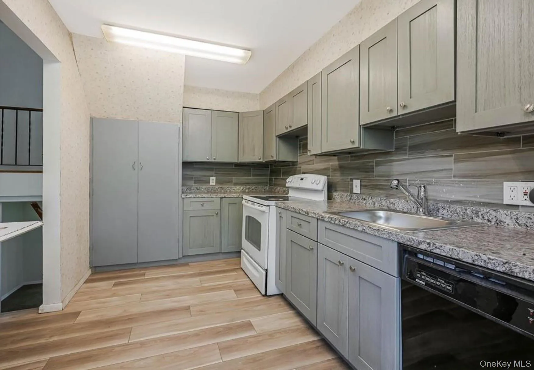 210 Michigan Avenue, Brookhaven, NY, 3 Bedrooms Bedrooms, 8 Rooms Rooms,2 BathroomsBathrooms,Residential Lease,For Rent,Michigan,0,1045861 210 Michigan Avenue, Brookhaven, NY, 3 Bedrooms Bedrooms, 8 Rooms Rooms,2 BathroomsBathrooms,Residential Lease,For Rent,Michigan,0,1045861