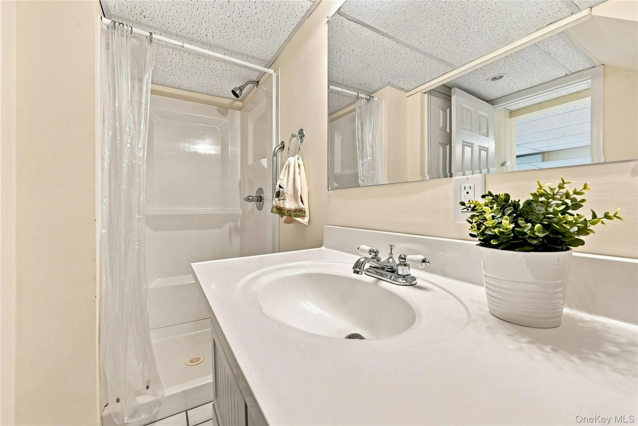 52 Valley Drive, Brookhaven, NY, 2 Bedrooms Bedrooms, 6 Rooms Rooms,2 BathroomsBathrooms,Residential,For Rent,Valley,0,1045864 52 Valley Drive, Brookhaven, NY, 2 Bedrooms Bedrooms, 6 Rooms Rooms,2 BathroomsBathrooms,Residential,For Rent,Valley,0,1045864