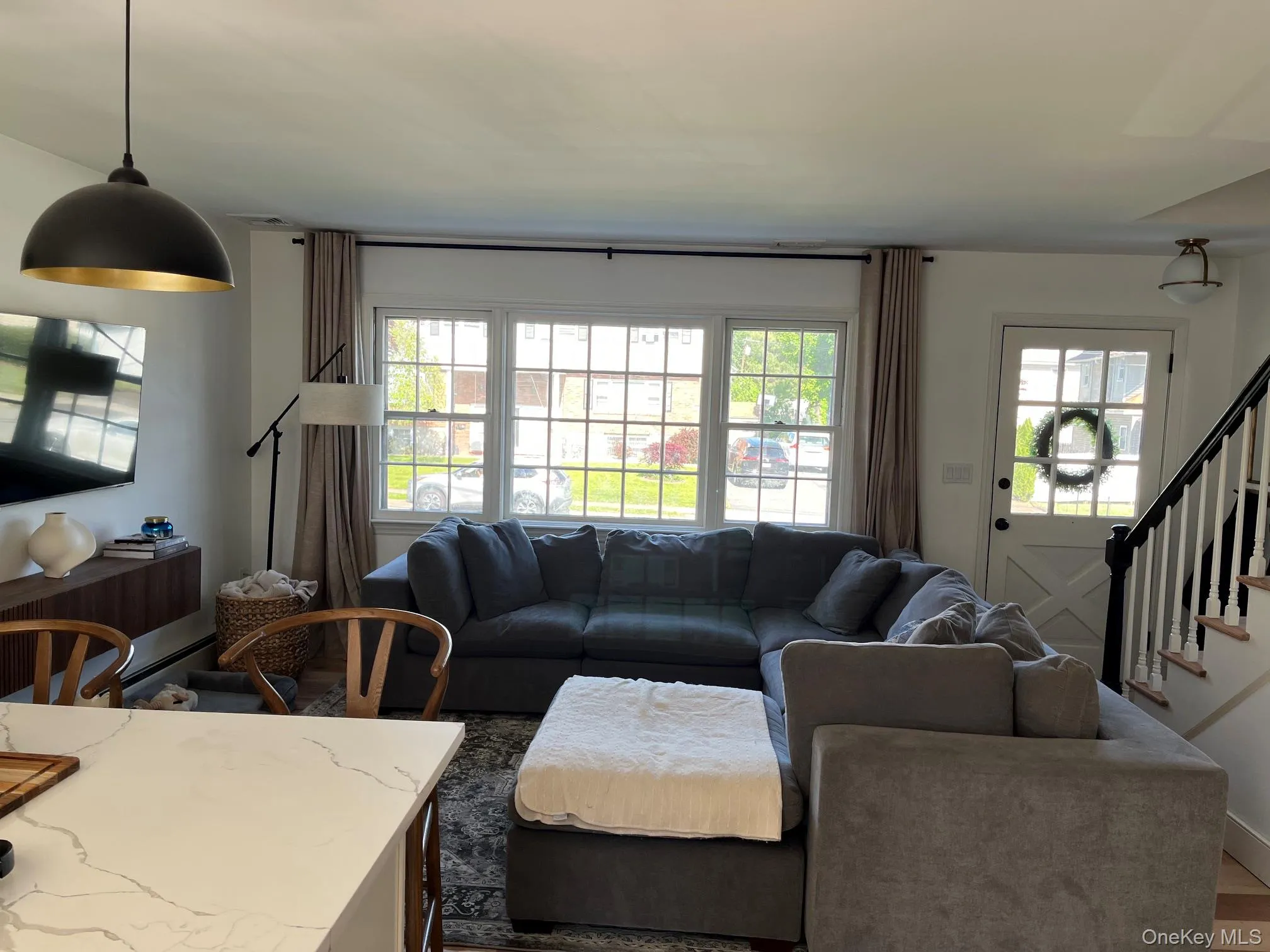 Light paint walls and a picture window with 2 side windows Light paint walls and a picture window with 2 side windows