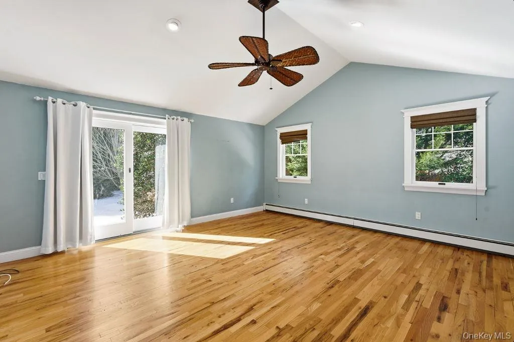 19 Howell Place, Southampton, NY, 3 Bedrooms Bedrooms, 7 Rooms Rooms,2 BathroomsBathrooms,Residential Lease,For Rent,Howell,0,1045872 19 Howell Place, Southampton, NY, 3 Bedrooms Bedrooms, 7 Rooms Rooms,2 BathroomsBathrooms,Residential Lease,For Rent,Howell,0,1045872