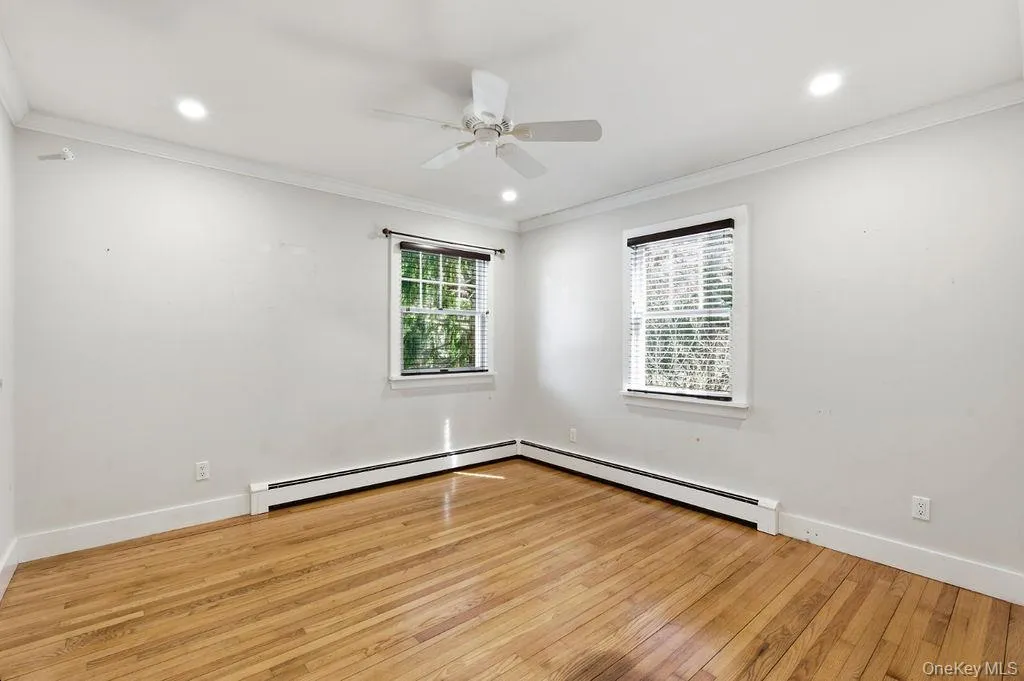 19 Howell Place, Southampton, NY, 3 Bedrooms Bedrooms, 7 Rooms Rooms,2 BathroomsBathrooms,Residential Lease,For Rent,Howell,0,1045872 19 Howell Place, Southampton, NY, 3 Bedrooms Bedrooms, 7 Rooms Rooms,2 BathroomsBathrooms,Residential Lease,For Rent,Howell,0,1045872