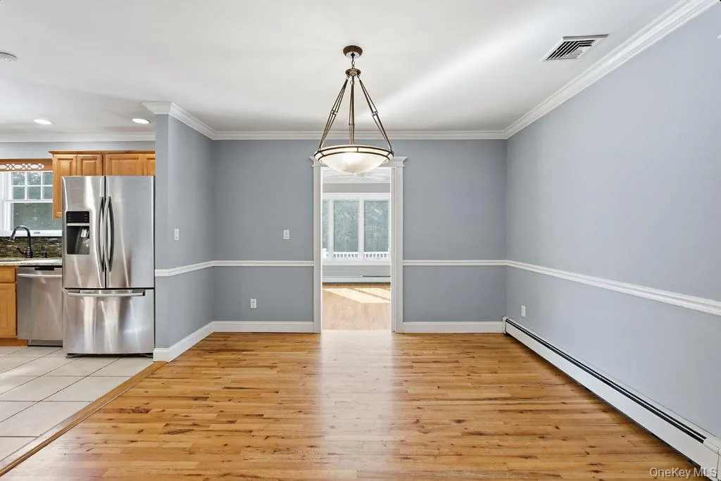 19 Howell Place, Southampton, NY, 3 Bedrooms Bedrooms, 7 Rooms Rooms,2 BathroomsBathrooms,Residential Lease,For Rent,Howell,0,1045872 19 Howell Place, Southampton, NY, 3 Bedrooms Bedrooms, 7 Rooms Rooms,2 BathroomsBathrooms,Residential Lease,For Rent,Howell,0,1045872