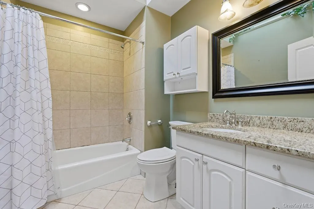 19 Howell Place, Southampton, NY, 3 Bedrooms Bedrooms, 7 Rooms Rooms,2 BathroomsBathrooms,Residential Lease,For Rent,Howell,0,1045872 19 Howell Place, Southampton, NY, 3 Bedrooms Bedrooms, 7 Rooms Rooms,2 BathroomsBathrooms,Residential Lease,For Rent,Howell,0,1045872