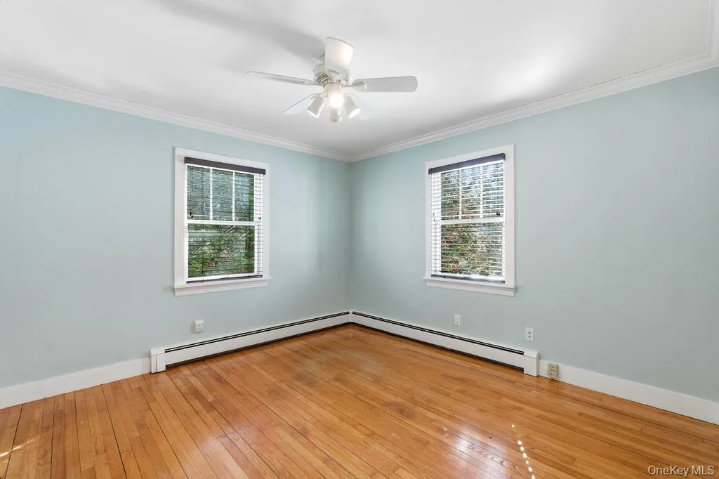 19 Howell Place, Southampton, NY, 3 Bedrooms Bedrooms, 7 Rooms Rooms,2 BathroomsBathrooms,Residential Lease,For Rent,Howell,0,1045872 19 Howell Place, Southampton, NY, 3 Bedrooms Bedrooms, 7 Rooms Rooms,2 BathroomsBathrooms,Residential Lease,For Rent,Howell,0,1045872