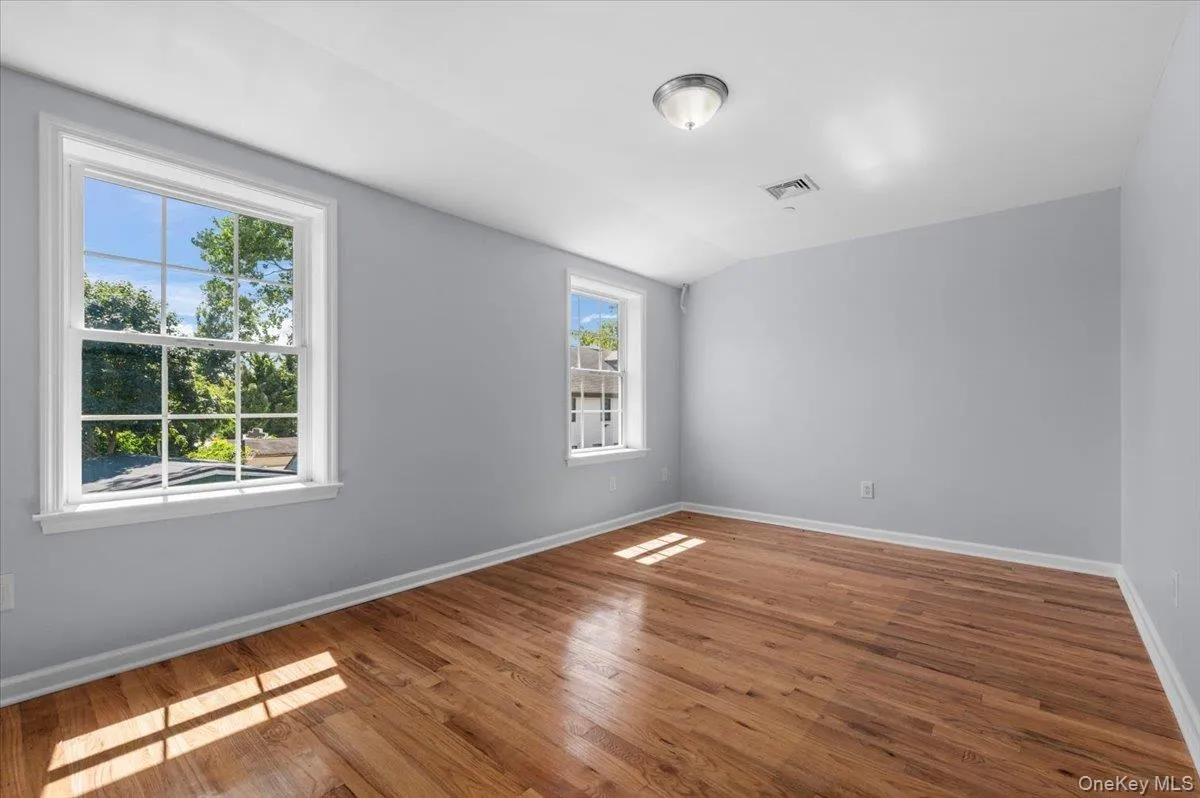 911 Hicksville Road, New York, NY, 5 Bedrooms Bedrooms, 9 Rooms Rooms,3 BathroomsBathrooms,Residential,For Rent,Hicksville,0,1045877 911 Hicksville Road, New York, NY, 5 Bedrooms Bedrooms, 9 Rooms Rooms,3 BathroomsBathrooms,Residential,For Rent,Hicksville,0,1045877