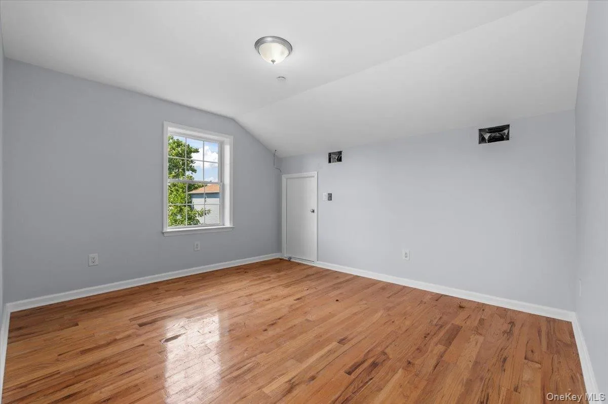 911 Hicksville Road, New York, NY, 5 Bedrooms Bedrooms, 9 Rooms Rooms,3 BathroomsBathrooms,Residential,For Rent,Hicksville,0,1045877 911 Hicksville Road, New York, NY, 5 Bedrooms Bedrooms, 9 Rooms Rooms,3 BathroomsBathrooms,Residential,For Rent,Hicksville,0,1045877