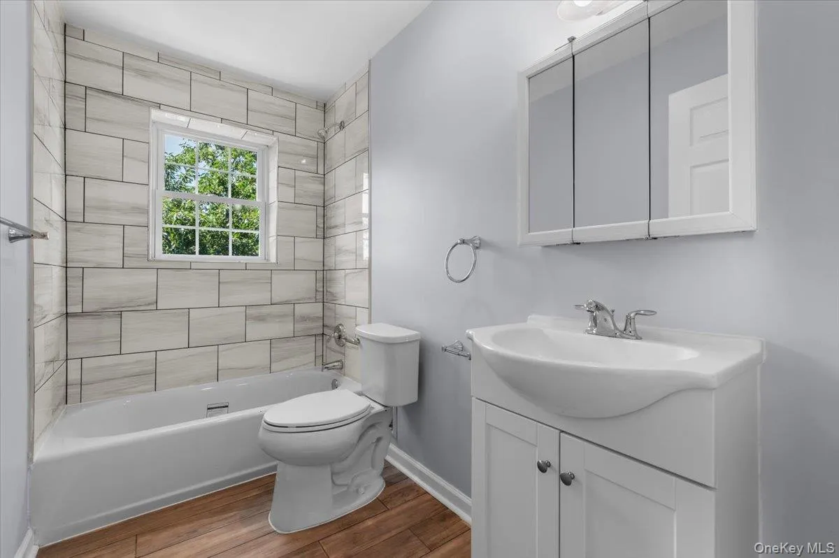 911 Hicksville Road, New York, NY, 5 Bedrooms Bedrooms, 9 Rooms Rooms,3 BathroomsBathrooms,Residential,For Rent,Hicksville,0,1045877 911 Hicksville Road, New York, NY, 5 Bedrooms Bedrooms, 9 Rooms Rooms,3 BathroomsBathrooms,Residential,For Rent,Hicksville,0,1045877