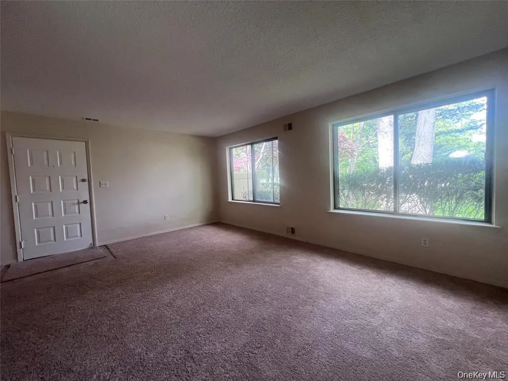 200 Springmeadow Drive, Islip, NY, 3 Bedrooms Bedrooms, 6 Rooms Rooms,1 BathroomBathrooms,Residential Lease,For Rent,Springmeadow,0,1045891 200 Springmeadow Drive, Islip, NY, 3 Bedrooms Bedrooms, 6 Rooms Rooms,1 BathroomBathrooms,Residential Lease,For Rent,Springmeadow,0,1045891