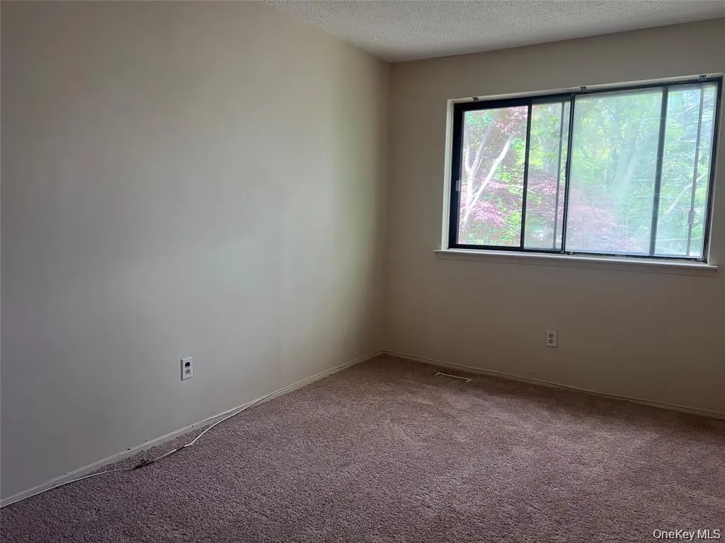 200 Springmeadow Drive, Islip, NY, 3 Bedrooms Bedrooms, 6 Rooms Rooms,1 BathroomBathrooms,Residential Lease,For Rent,Springmeadow,0,1045891 200 Springmeadow Drive, Islip, NY, 3 Bedrooms Bedrooms, 6 Rooms Rooms,1 BathroomBathrooms,Residential Lease,For Rent,Springmeadow,0,1045891