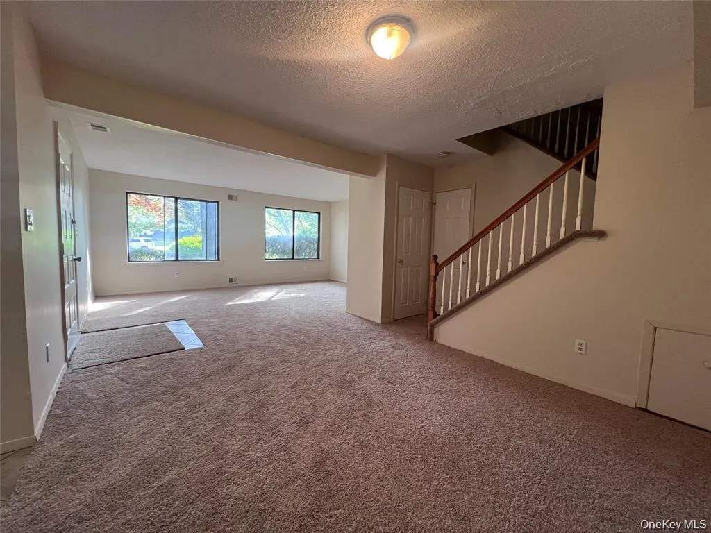 200 Springmeadow Drive, Islip, NY, 3 Bedrooms Bedrooms, 6 Rooms Rooms,1 BathroomBathrooms,Residential Lease,For Rent,Springmeadow,0,1045891 200 Springmeadow Drive, Islip, NY, 3 Bedrooms Bedrooms, 6 Rooms Rooms,1 BathroomBathrooms,Residential Lease,For Rent,Springmeadow,0,1045891