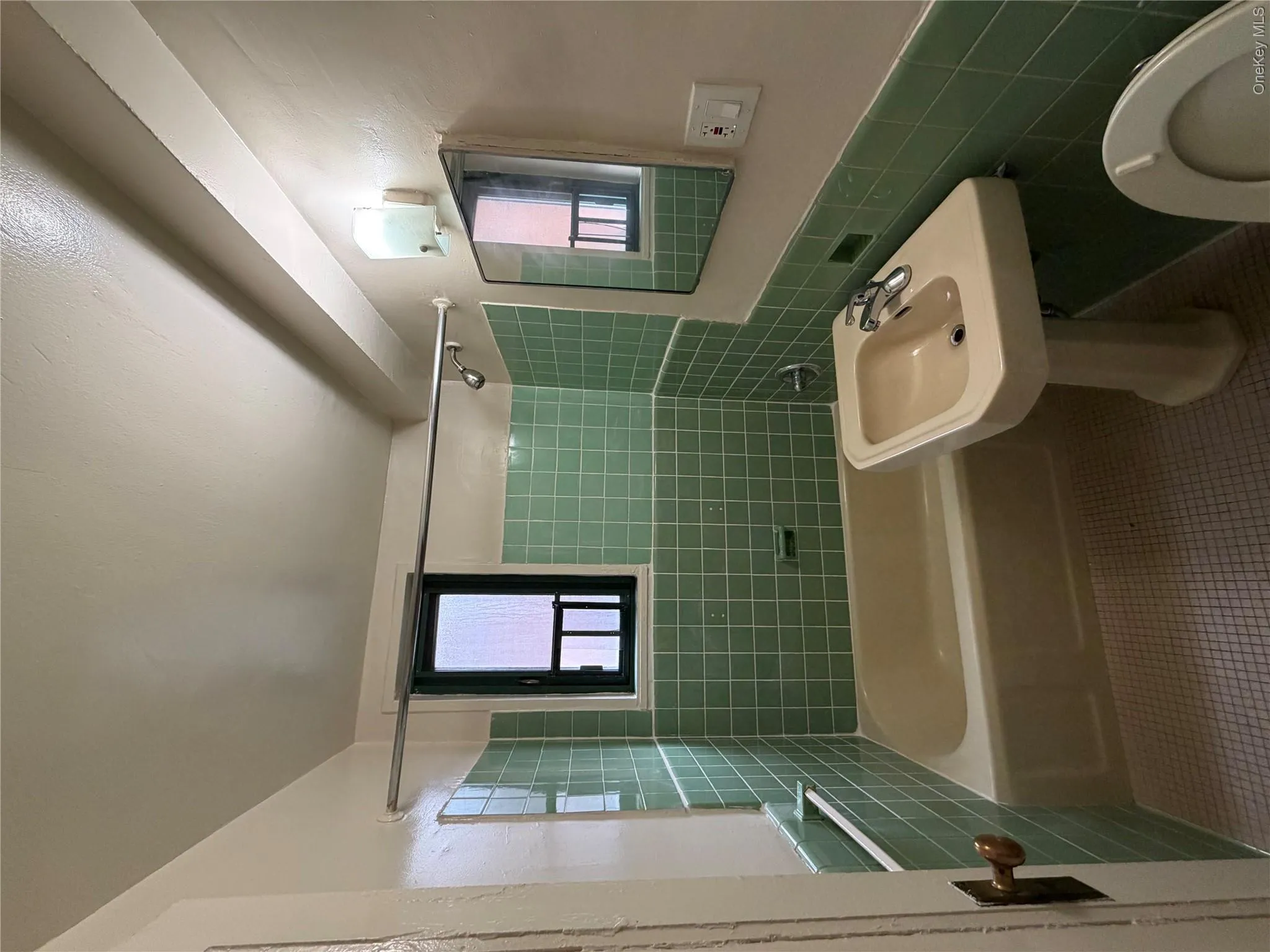 20 Metropolitan Oval, New York, NY, 1 Bedroom Bedrooms, 3 Rooms Rooms,1 BathroomBathrooms,Residential,For Rent,Metropolitan,0,1045892 20 Metropolitan Oval, New York, NY, 1 Bedroom Bedrooms, 3 Rooms Rooms,1 BathroomBathrooms,Residential,For Rent,Metropolitan,0,1045892
