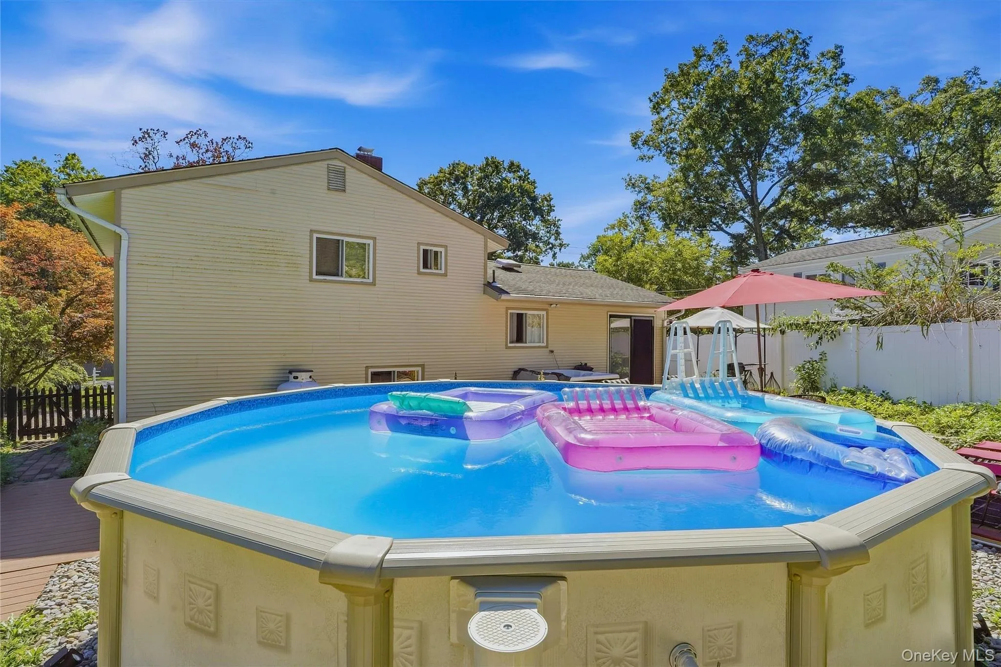 The pool! The pool!