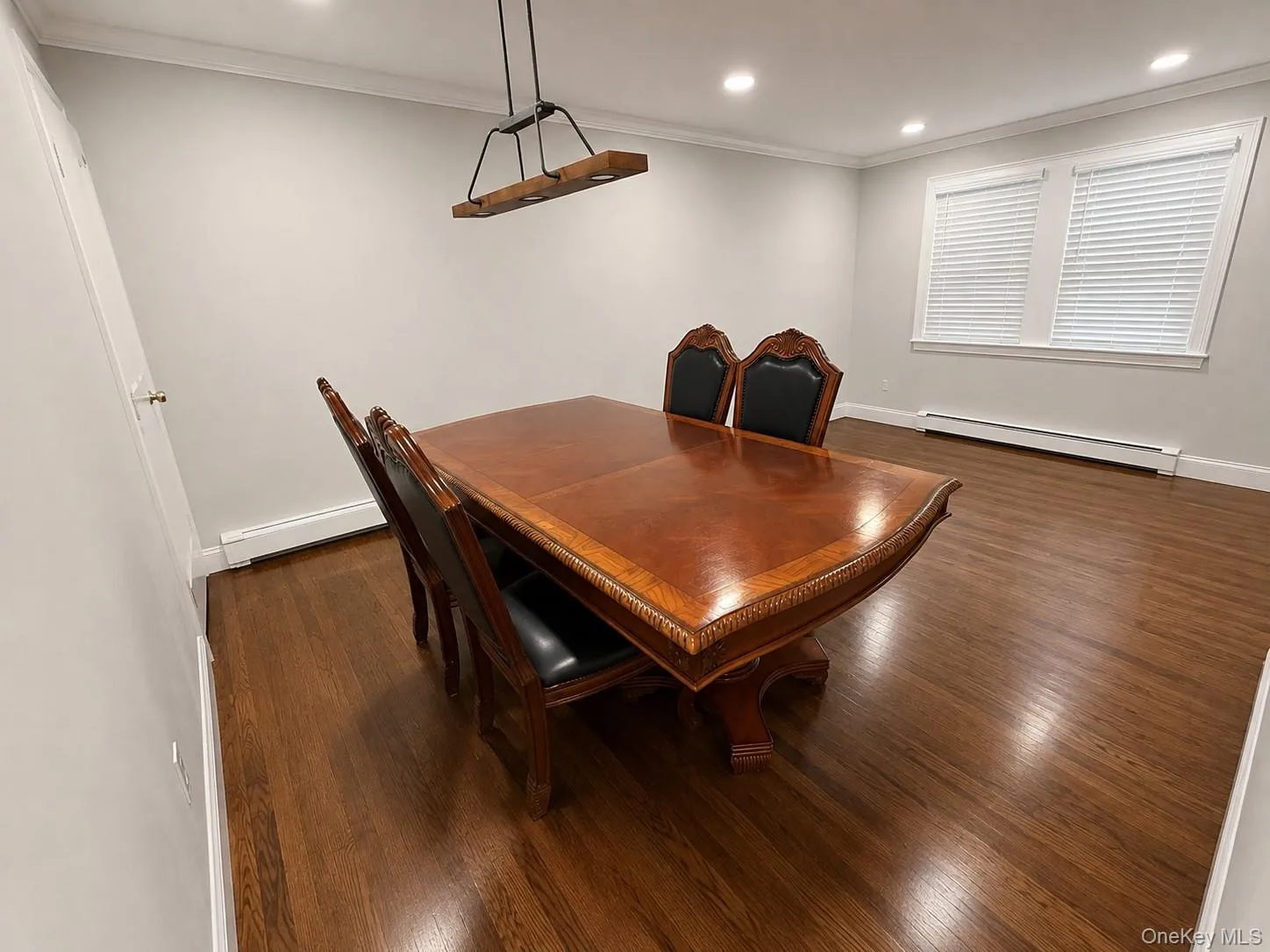 16 Lake Place, Babylon, NY, 3 Bedrooms Bedrooms, 6 Rooms Rooms,1 BathroomBathrooms,Residential,For Rent,Lake,0,1045901 16 Lake Place, Babylon, NY, 3 Bedrooms Bedrooms, 6 Rooms Rooms,1 BathroomBathrooms,Residential,For Rent,Lake,0,1045901