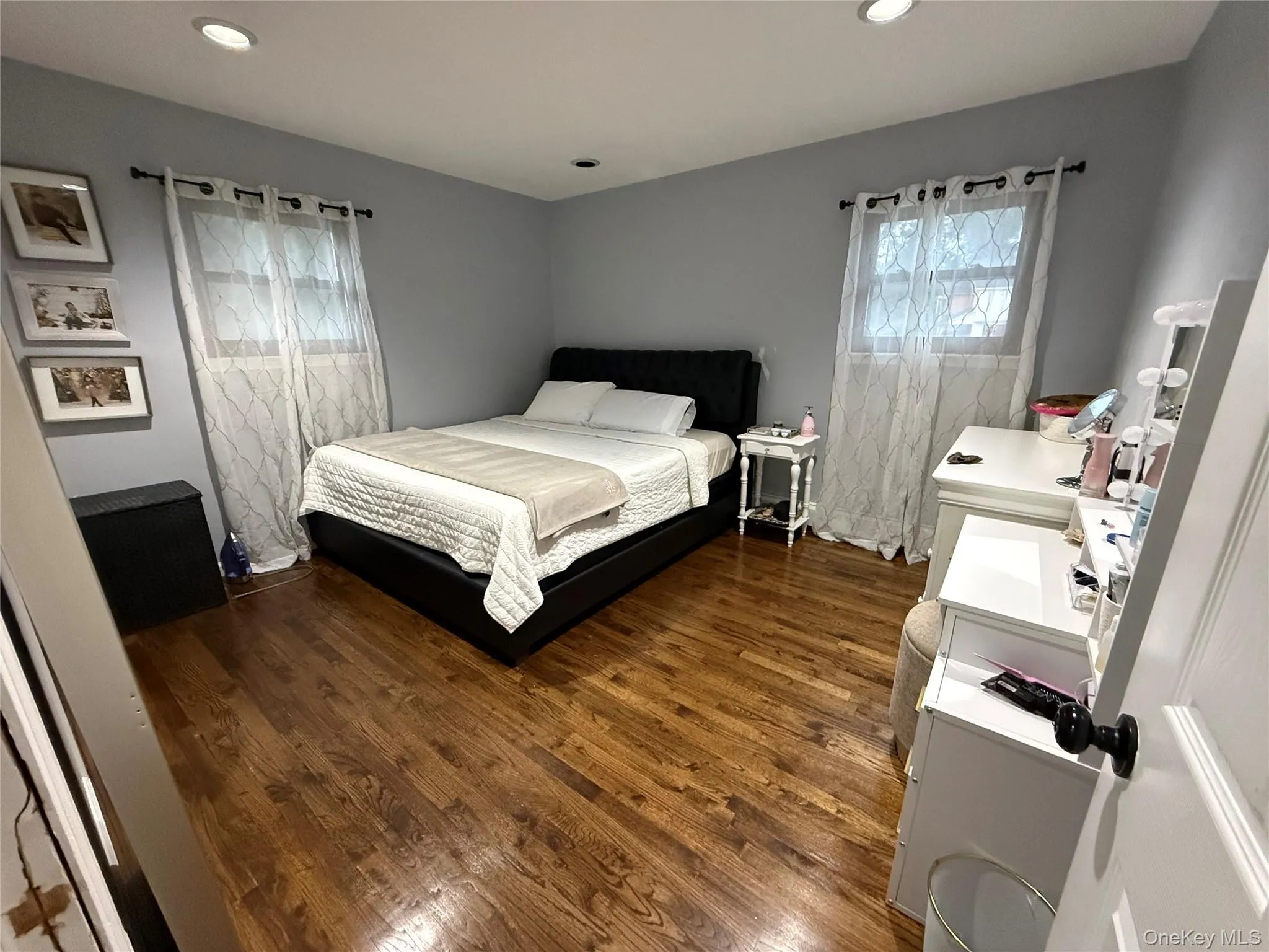 16 Lake Place, Babylon, NY, 3 Bedrooms Bedrooms, 6 Rooms Rooms,1 BathroomBathrooms,Residential,For Rent,Lake,0,1045901 16 Lake Place, Babylon, NY, 3 Bedrooms Bedrooms, 6 Rooms Rooms,1 BathroomBathrooms,Residential,For Rent,Lake,0,1045901