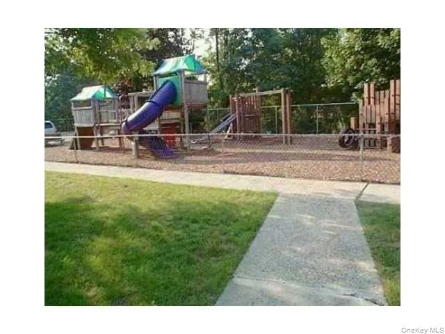 220 Sneden Place, Ramapo, NY, 2 Bedrooms Bedrooms, 7 Rooms Rooms,1 BathroomBathrooms,Residential,For Rent,Sneden,0,1045902 220 Sneden Place, Ramapo, NY, 2 Bedrooms Bedrooms, 7 Rooms Rooms,1 BathroomBathrooms,Residential,For Rent,Sneden,0,1045902