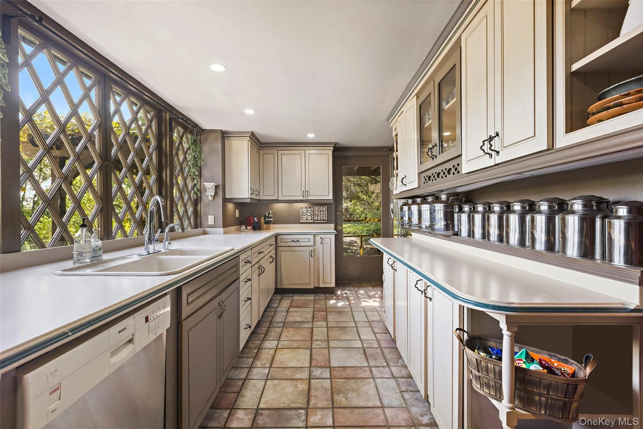 924 Route 9W, Orangetown, NY, 3 Bedrooms Bedrooms, 6 Rooms Rooms,2 BathroomsBathrooms,Residential,For Rent,Route 9W,0,1045908 924 Route 9W, Orangetown, NY, 3 Bedrooms Bedrooms, 6 Rooms Rooms,2 BathroomsBathrooms,Residential,For Rent,Route 9W,0,1045908