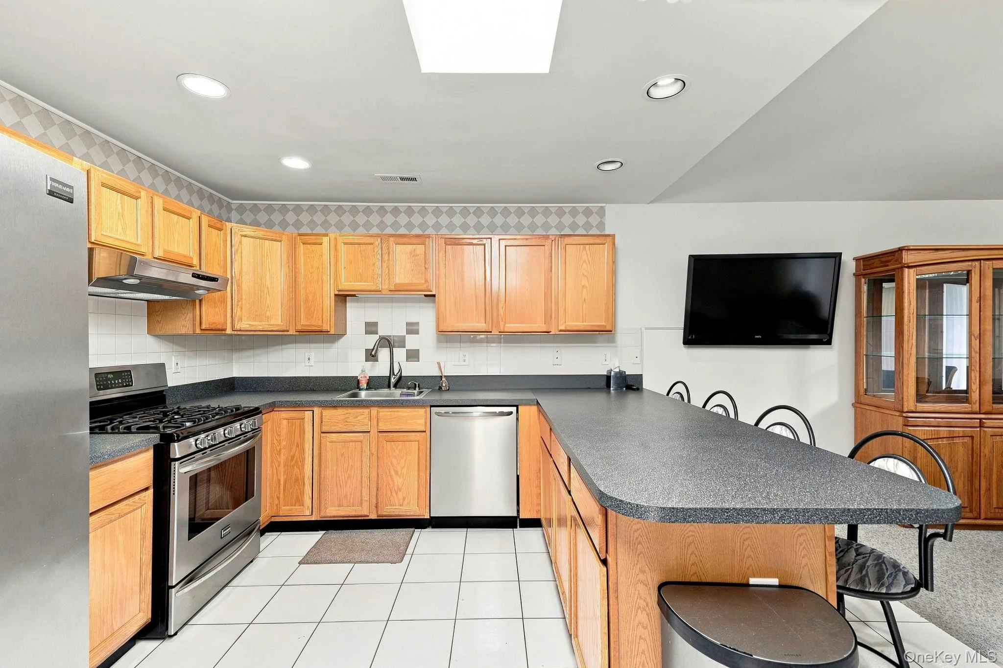 156 Farm House Court, Brookhaven, NY, 2 Bedrooms Bedrooms, 5 Rooms Rooms,2 BathroomsBathrooms,Residential,For Rent,Farm House,0,1045911 156 Farm House Court, Brookhaven, NY, 2 Bedrooms Bedrooms, 5 Rooms Rooms,2 BathroomsBathrooms,Residential,For Rent,Farm House,0,1045911