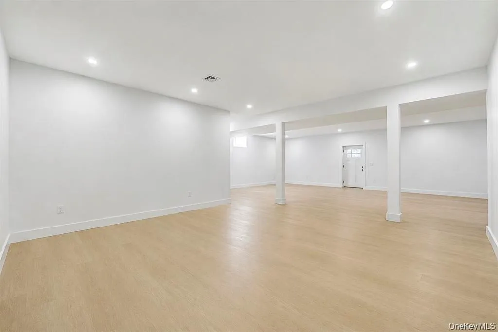 19 coachman Lane, Hempstead, NY, 5 Bedrooms Bedrooms, 10 Rooms Rooms,6 BathroomsBathrooms,Residential,For Rent,coachman,0,1045914 19 coachman Lane, Hempstead, NY, 5 Bedrooms Bedrooms, 10 Rooms Rooms,6 BathroomsBathrooms,Residential,For Rent,coachman,0,1045914