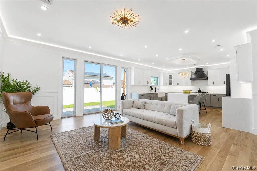 19 coachman Lane, Hempstead, NY, 5 Bedrooms Bedrooms, 10 Rooms Rooms,6 BathroomsBathrooms,Residential,For Rent,coachman,0,1045914 19 coachman Lane, Hempstead, NY, 5 Bedrooms Bedrooms, 10 Rooms Rooms,6 BathroomsBathrooms,Residential,For Rent,coachman,0,1045914