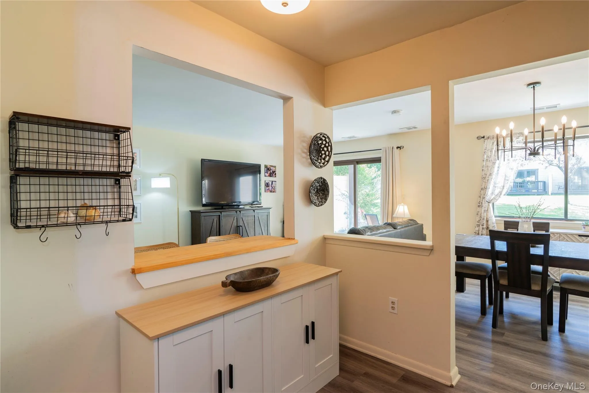6 Knights Bridge, Poughkeepsie, NY, 1 Bedroom Bedrooms, 3 Rooms Rooms,1 BathroomBathrooms,Residential,For Rent,Knights,0,1045920 6 Knights Bridge, Poughkeepsie, NY, 1 Bedroom Bedrooms, 3 Rooms Rooms,1 BathroomBathrooms,Residential,For Rent,Knights,0,1045920