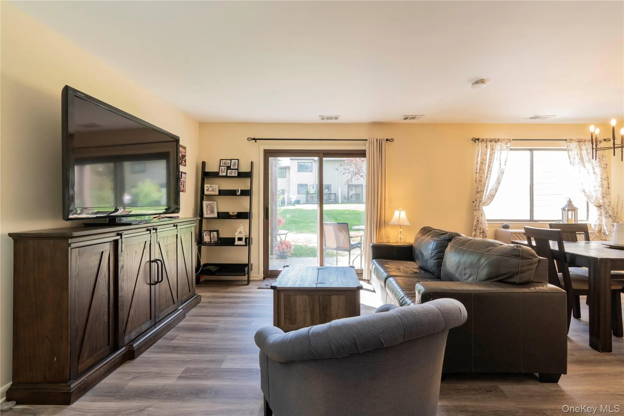 6 Knights Bridge, Poughkeepsie, NY, 1 Bedroom Bedrooms, 3 Rooms Rooms,1 BathroomBathrooms,Residential,For Rent,Knights,0,1045920 6 Knights Bridge, Poughkeepsie, NY, 1 Bedroom Bedrooms, 3 Rooms Rooms,1 BathroomBathrooms,Residential,For Rent,Knights,0,1045920