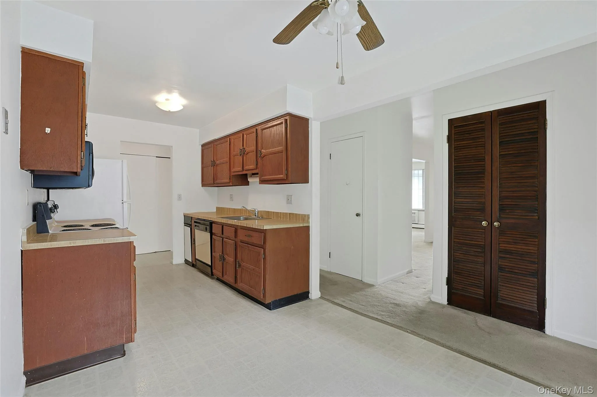 16 Foxwood Drive, Mount Pleasant, NY, 2 Bedrooms Bedrooms, 5 Rooms Rooms,2 BathroomsBathrooms,Residential,For Rent,Foxwood,0,1045921 16 Foxwood Drive, Mount Pleasant, NY, 2 Bedrooms Bedrooms, 5 Rooms Rooms,2 BathroomsBathrooms,Residential,For Rent,Foxwood,0,1045921