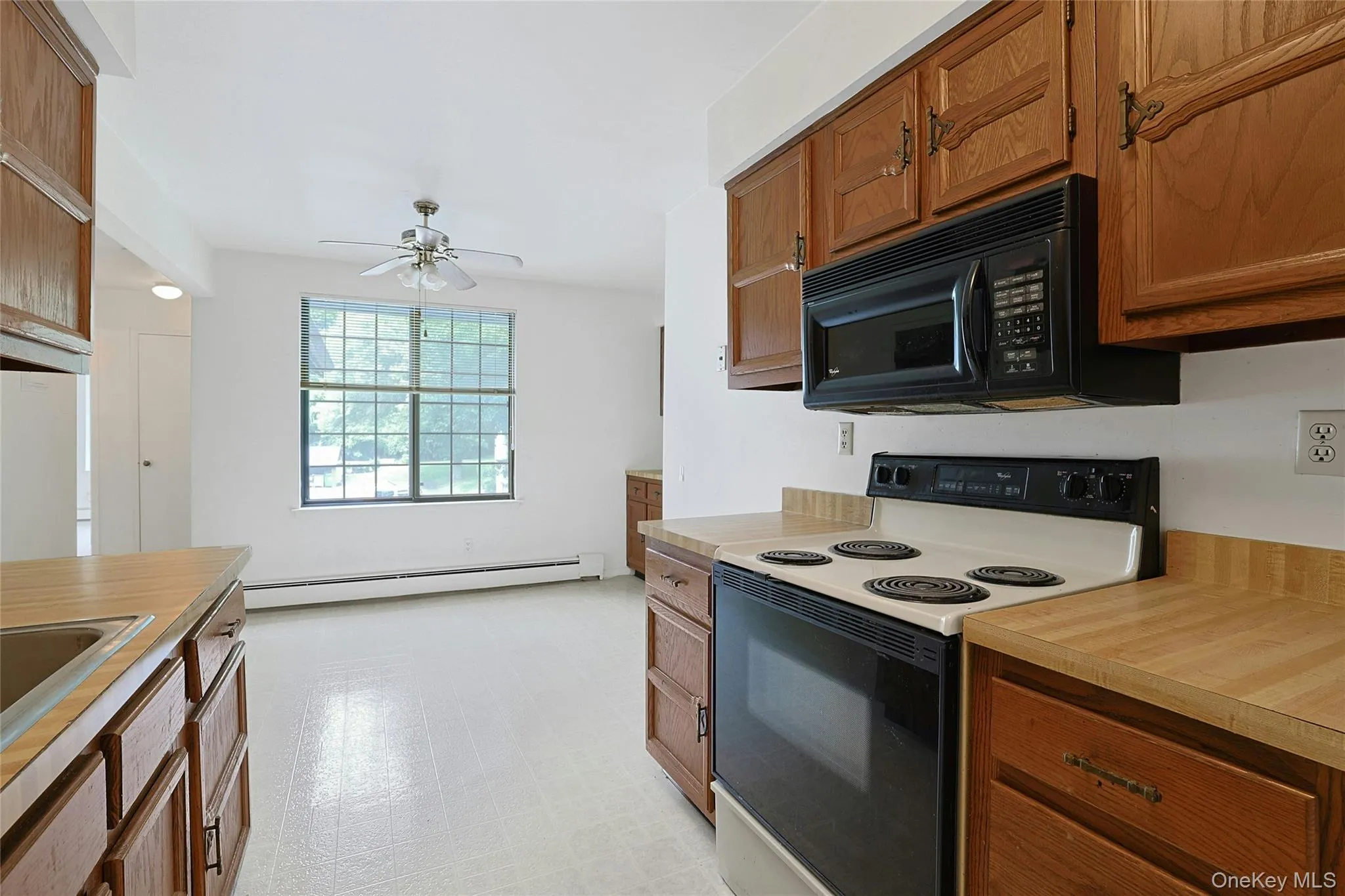 16 Foxwood Drive, Mount Pleasant, NY, 2 Bedrooms Bedrooms, 5 Rooms Rooms,2 BathroomsBathrooms,Residential,For Rent,Foxwood,0,1045921 16 Foxwood Drive, Mount Pleasant, NY, 2 Bedrooms Bedrooms, 5 Rooms Rooms,2 BathroomsBathrooms,Residential,For Rent,Foxwood,0,1045921
