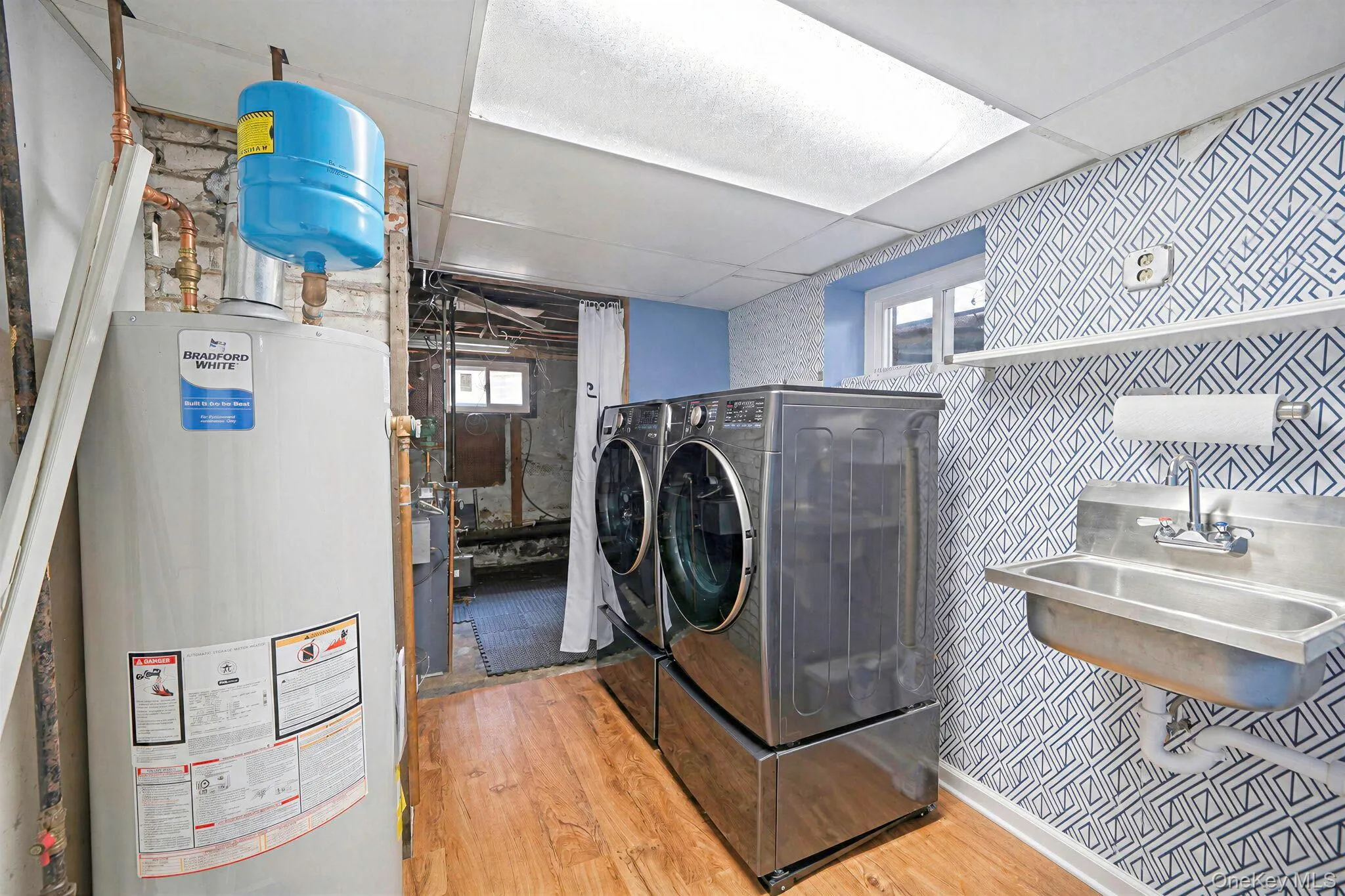 190 Albertson Place, Hempstead, NY, 3 Bedrooms Bedrooms, 6 Rooms Rooms,2 BathroomsBathrooms,Residential,For Rent,Albertson,0,1045924 190 Albertson Place, Hempstead, NY, 3 Bedrooms Bedrooms, 6 Rooms Rooms,2 BathroomsBathrooms,Residential,For Rent,Albertson,0,1045924