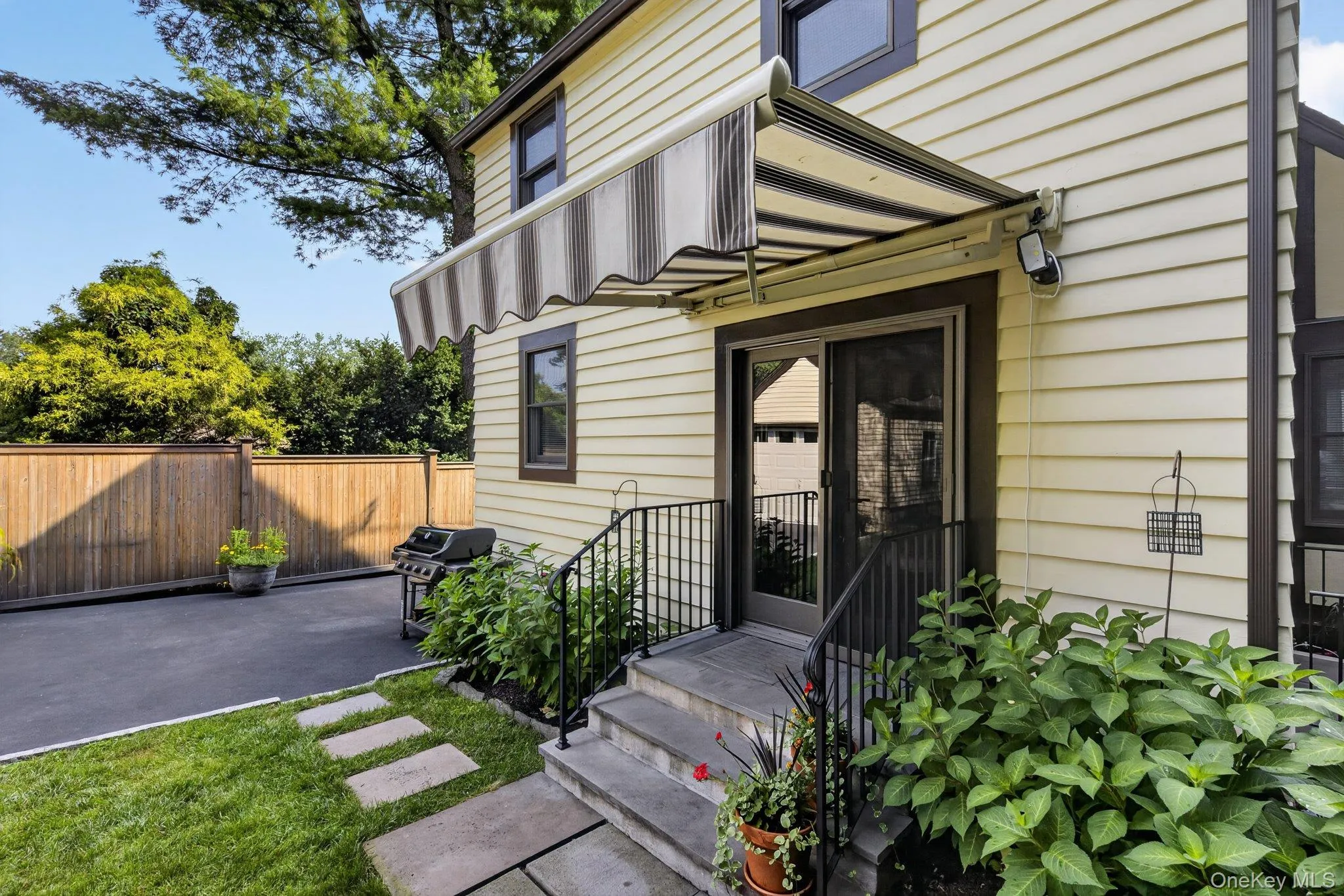 14 Longfellow Street, Greenburgh, NY, 2 Bedrooms Bedrooms, 7 Rooms Rooms,2 BathroomsBathrooms,Residential,For Rent,Longfellow,0,1045927 14 Longfellow Street, Greenburgh, NY, 2 Bedrooms Bedrooms, 7 Rooms Rooms,2 BathroomsBathrooms,Residential,For Rent,Longfellow,0,1045927