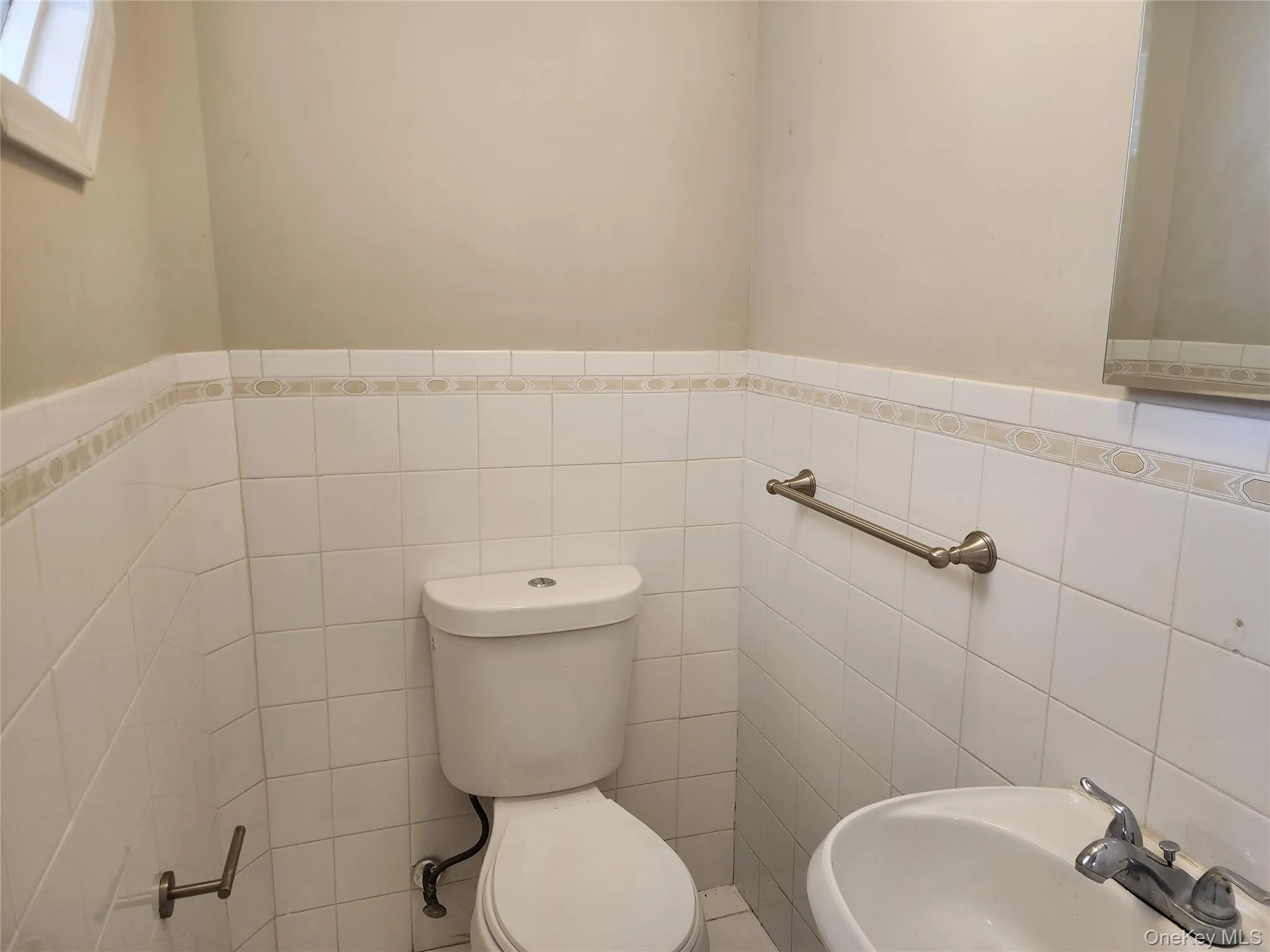 Half Bathroom on 1st Level Half Bathroom on 1st Level