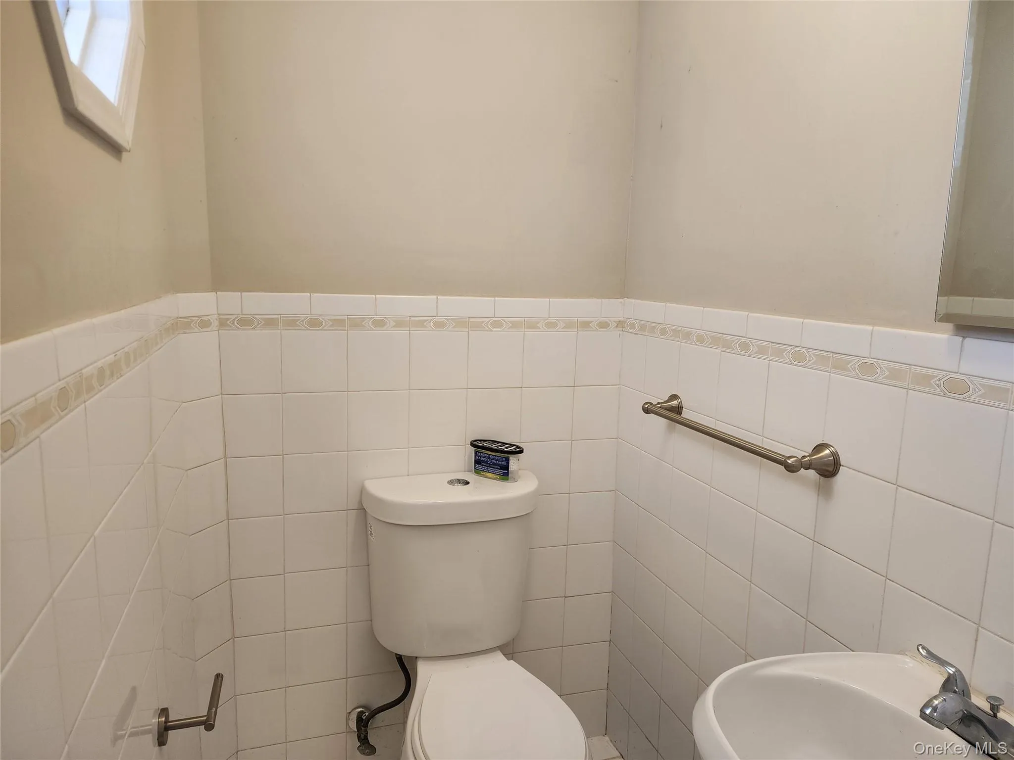Half Bathroom on 1st Level Half Bathroom on 1st Level
